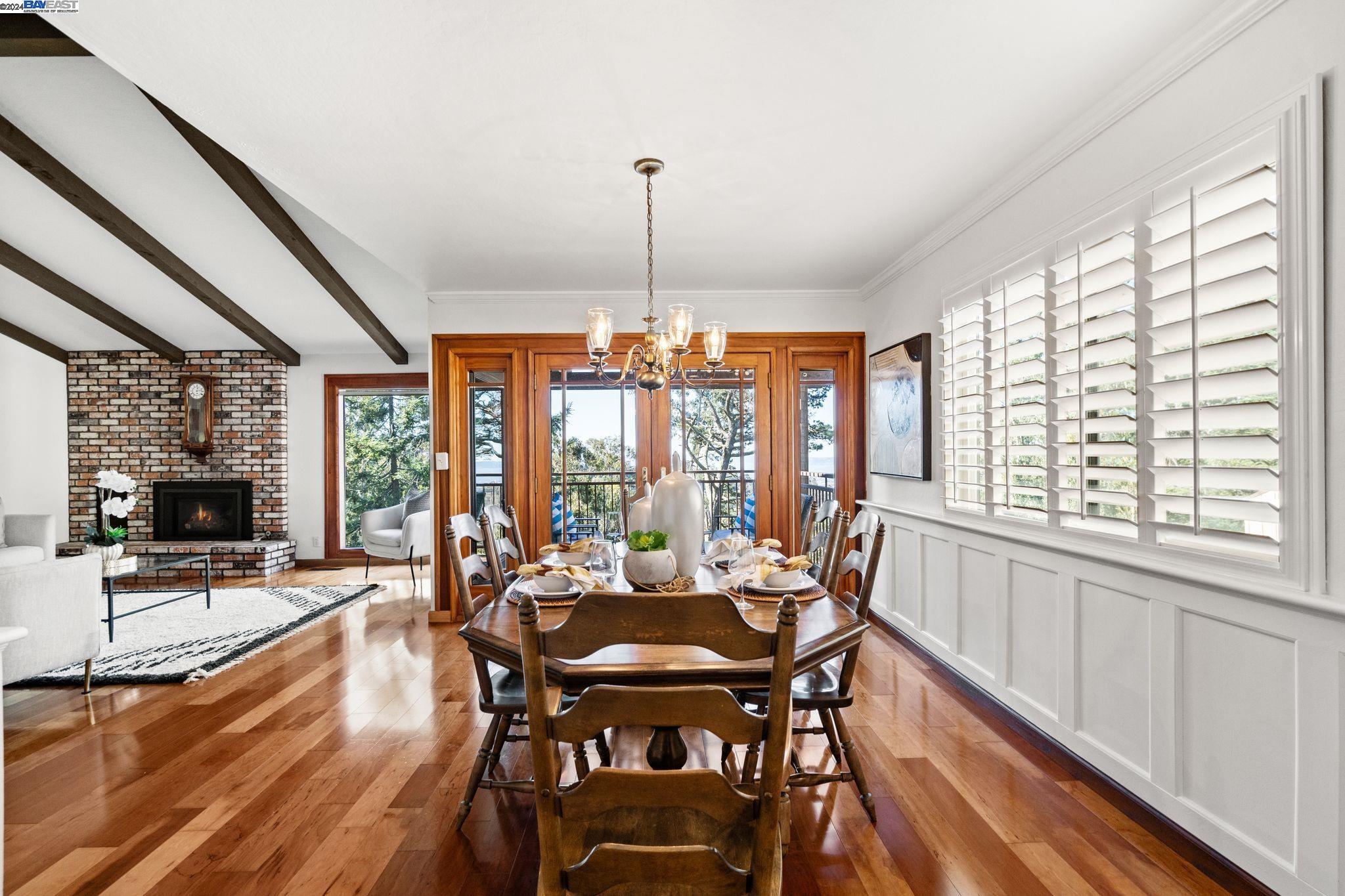 2323 Manzanita Dr