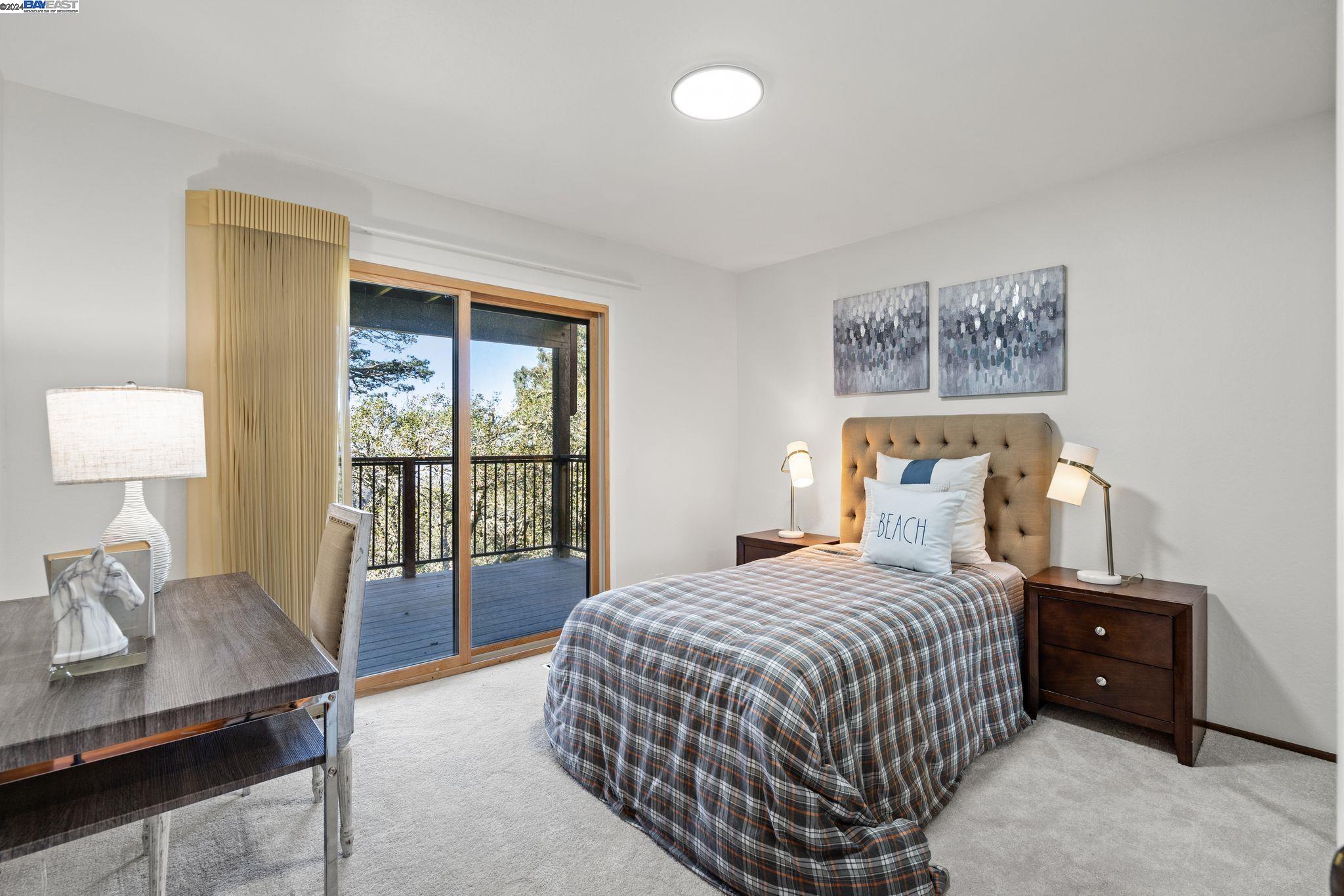 2323 Manzanita Dr