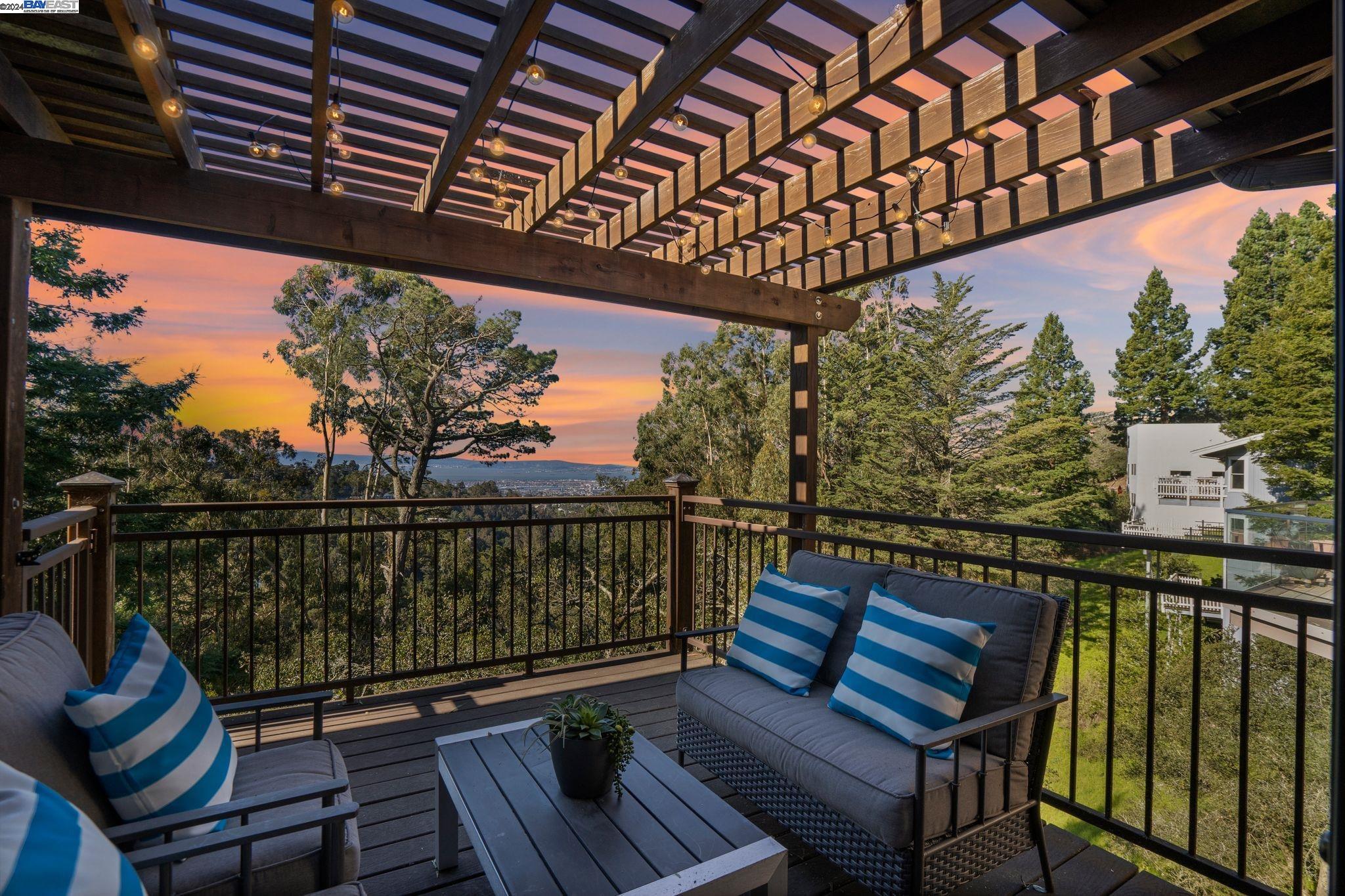 2323 Manzanita Dr
