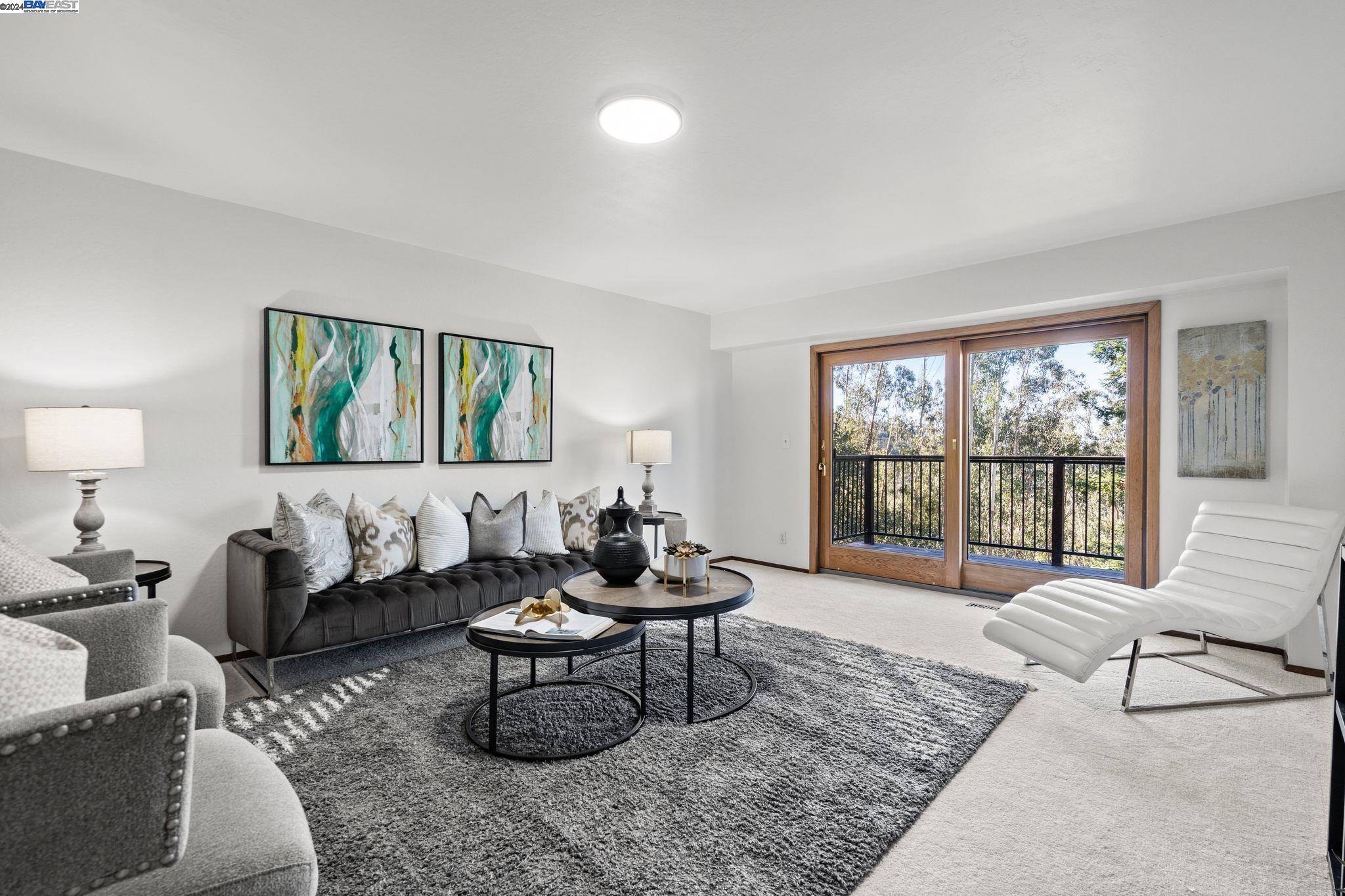 2323 Manzanita Dr
