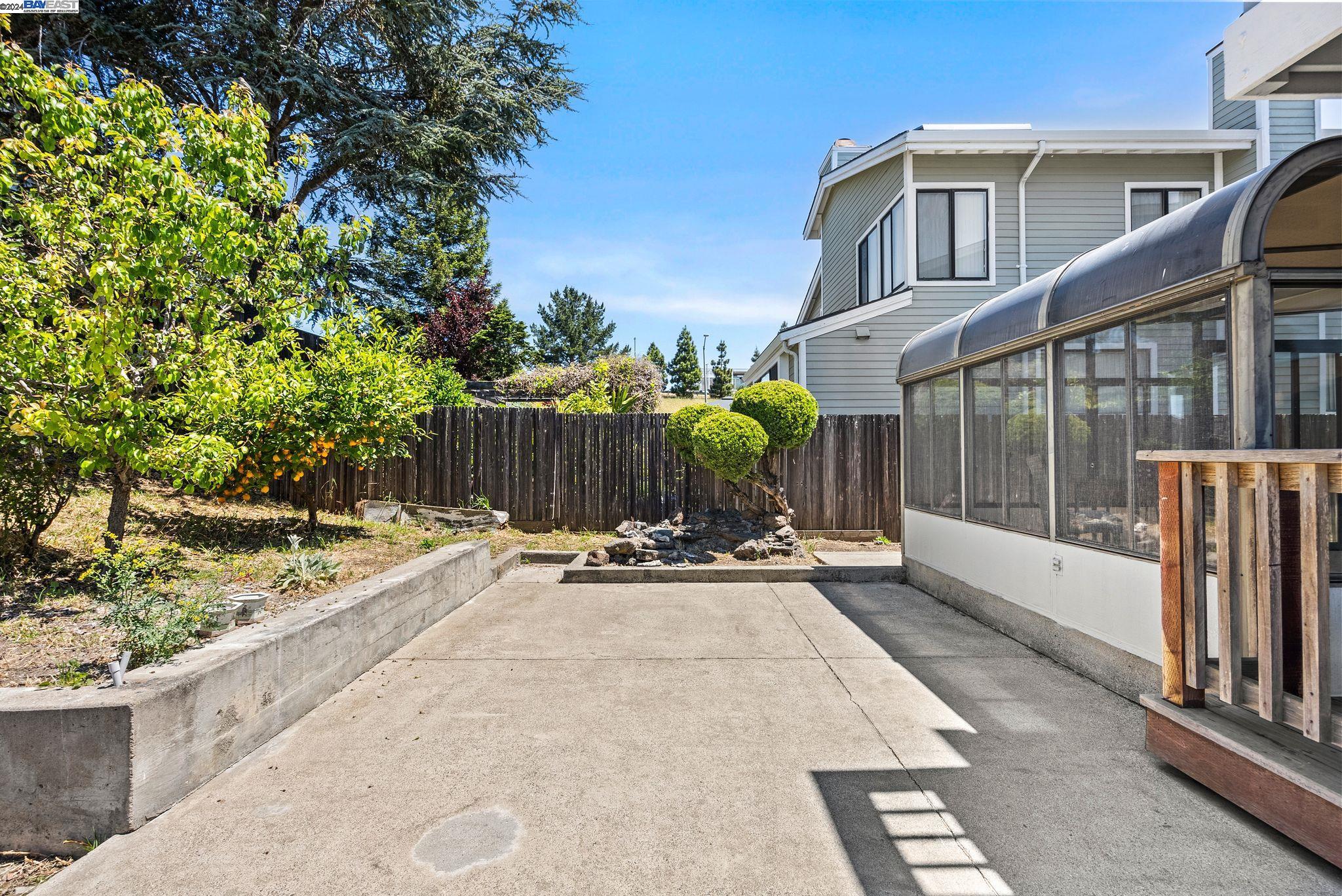 4211 High Knoll Dr