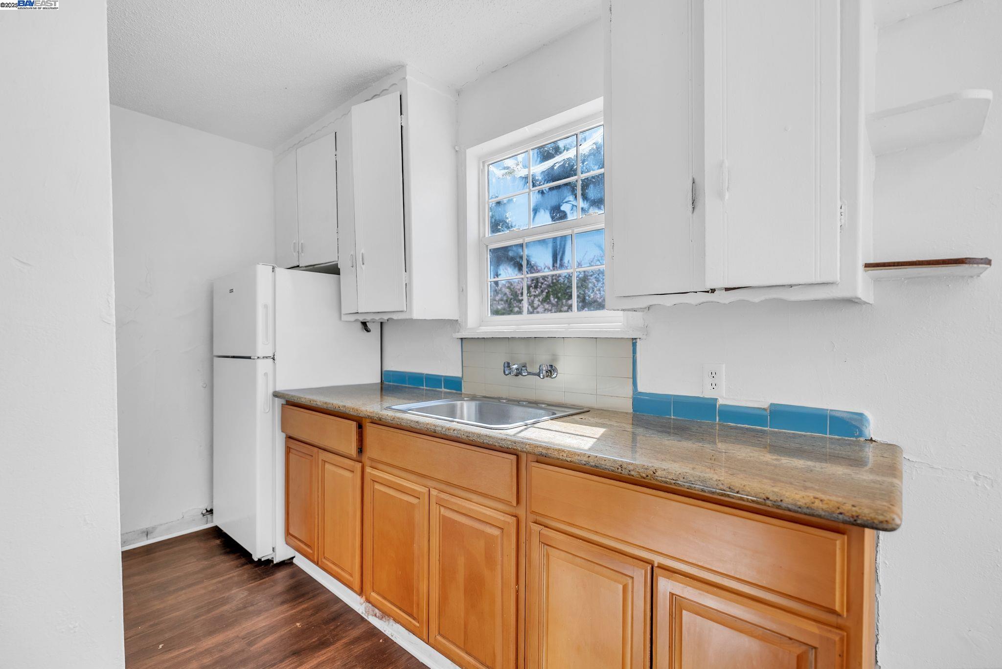 1356-1358 105Th Ave