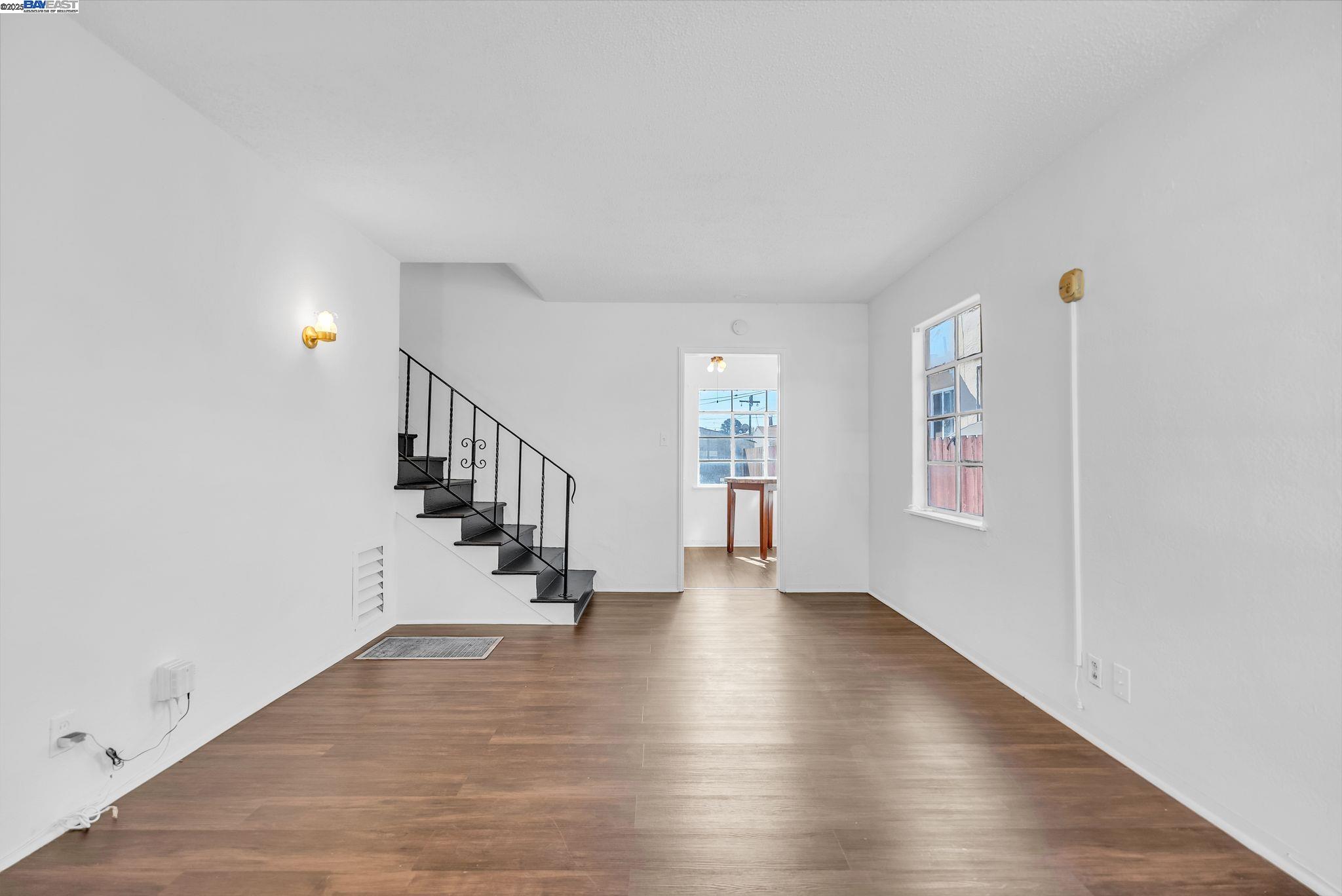 1356-1358 105Th Ave