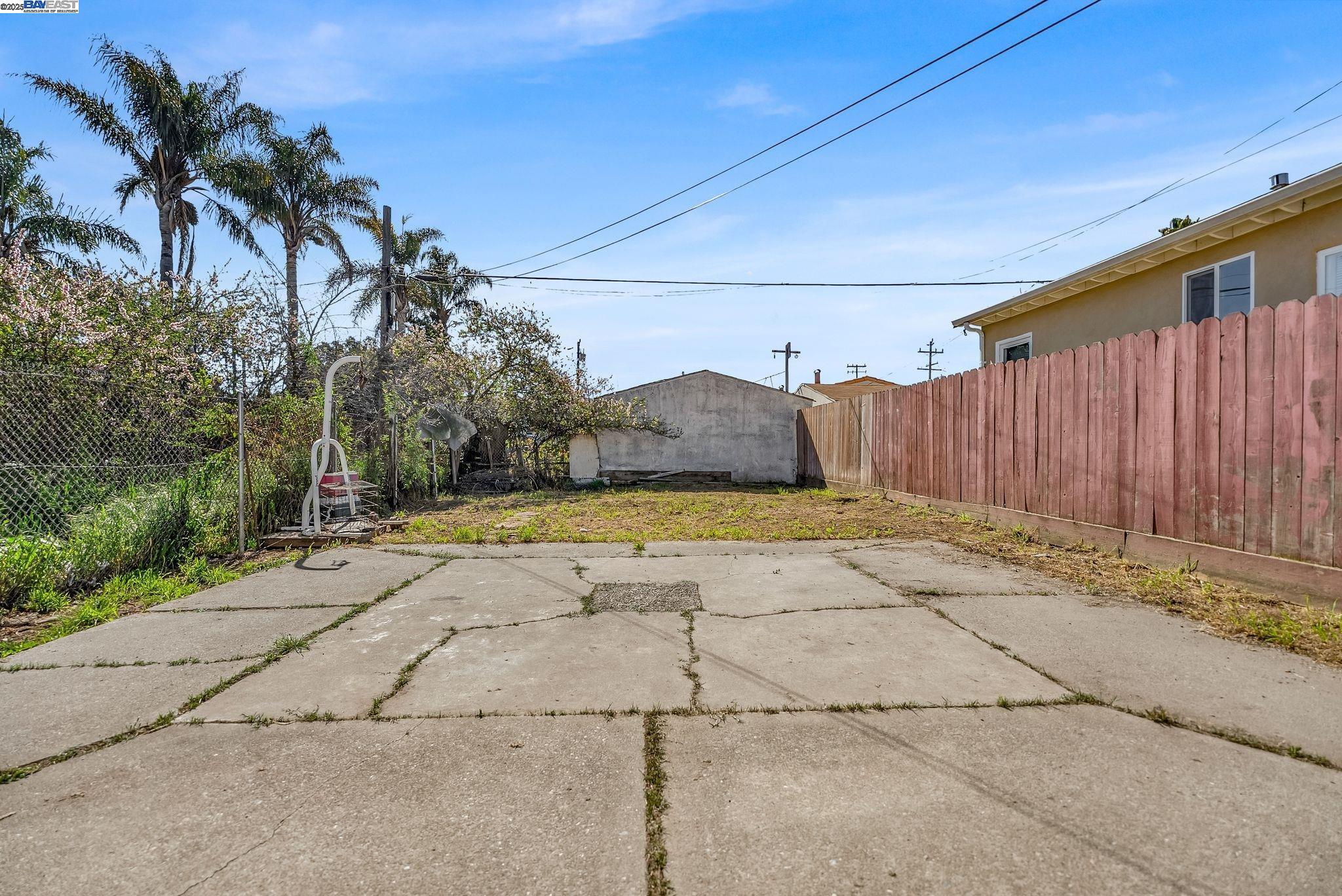 1356-1358 105Th Ave