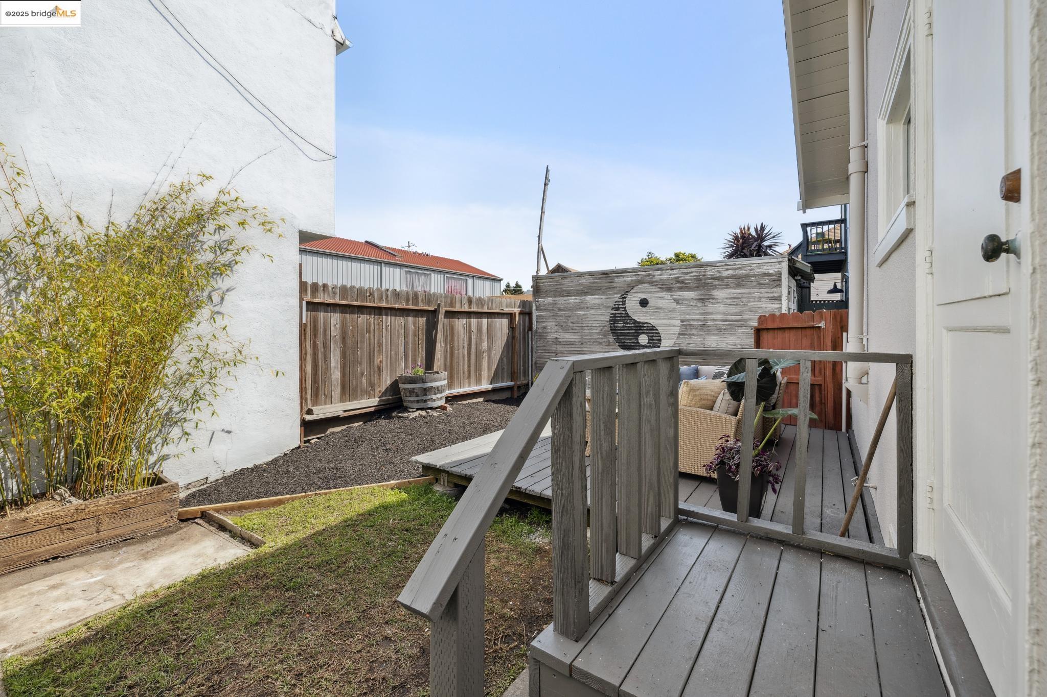 890 Arlington Ave