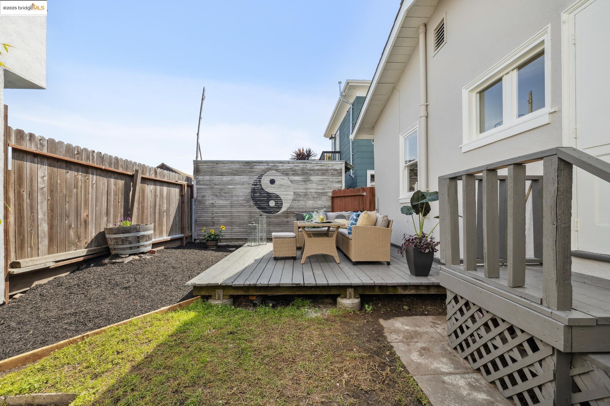 890 Arlington Ave