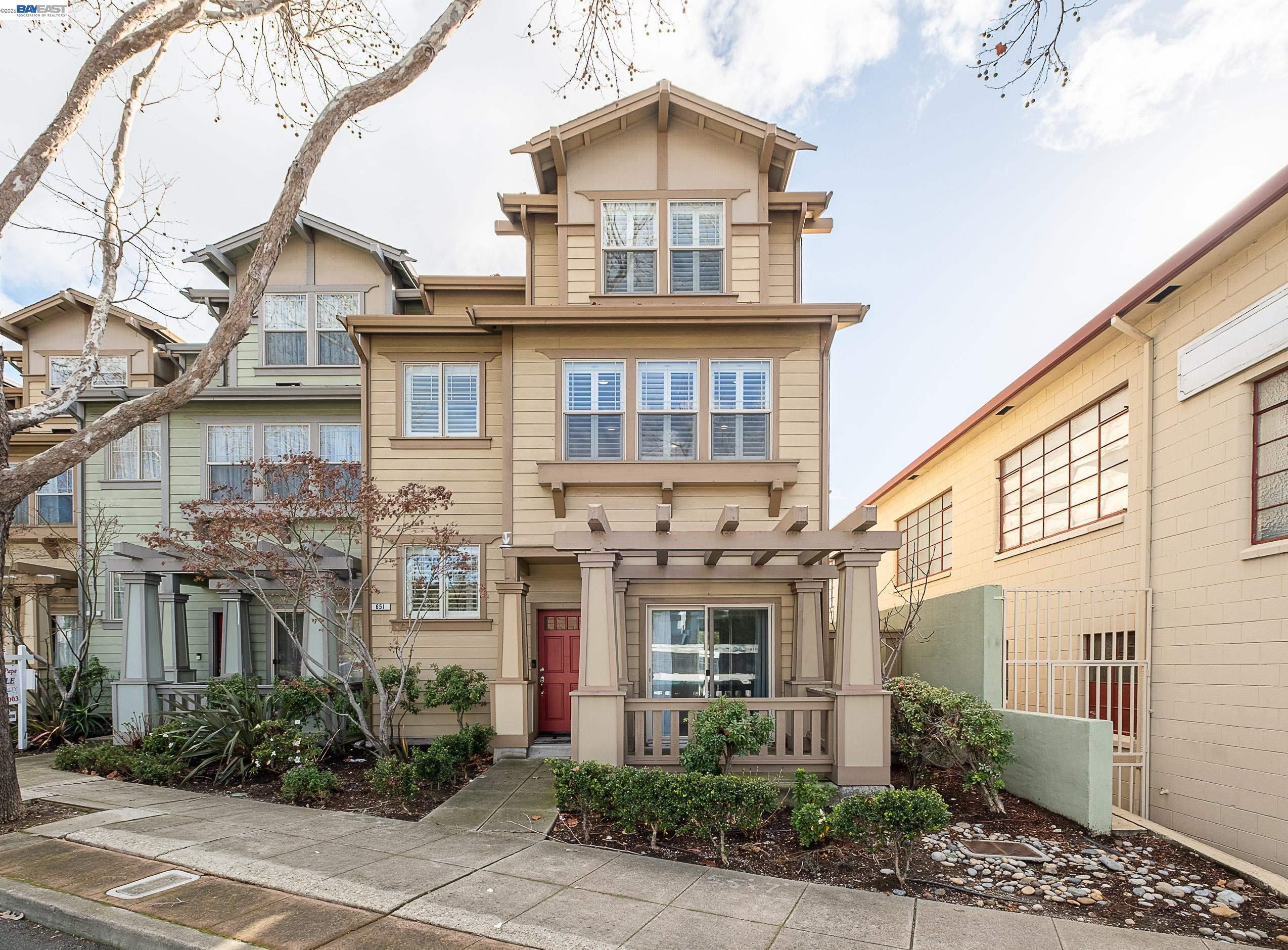 651 Macarthur Blvd