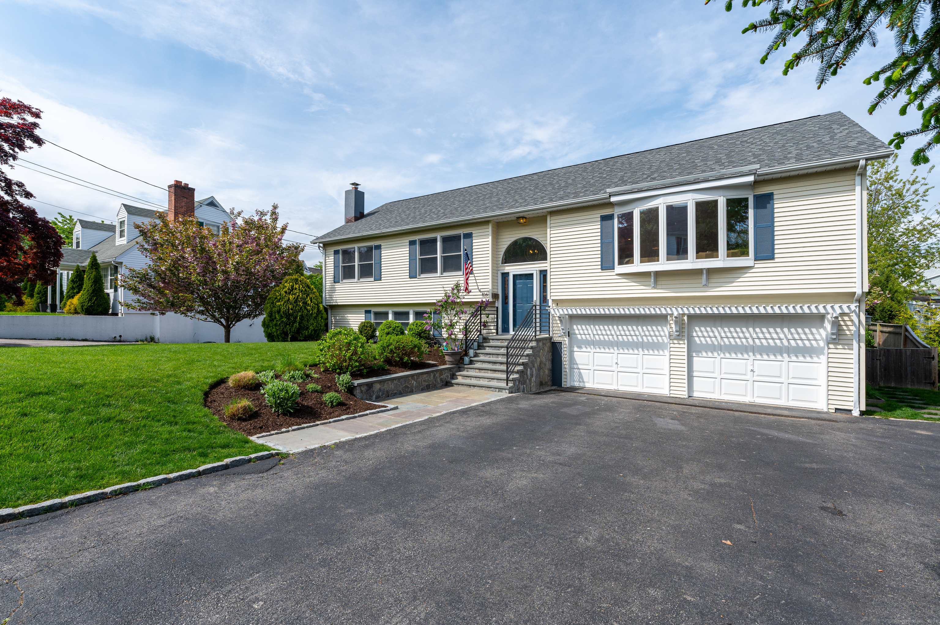106 Rockledge Drive