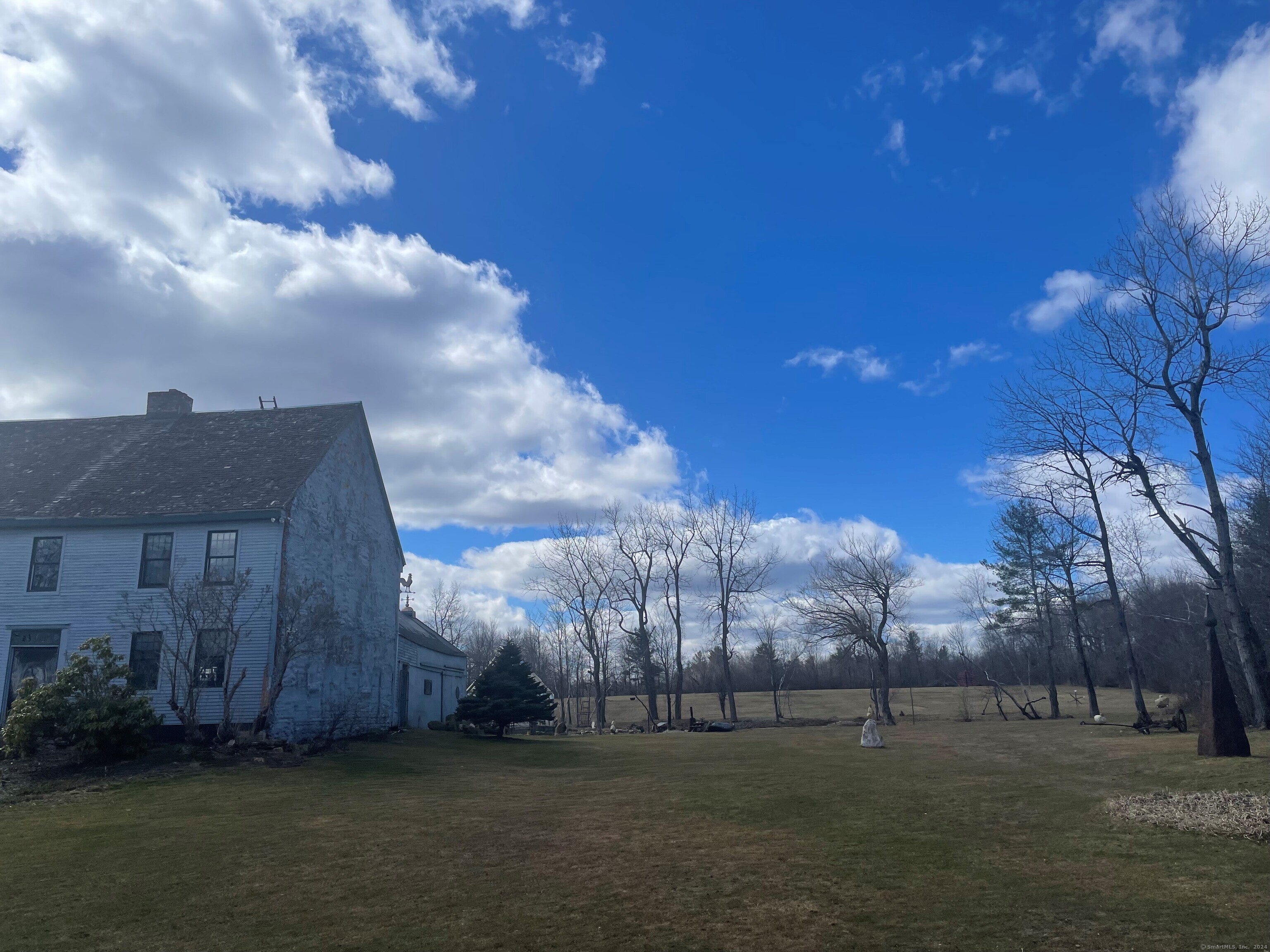 383 East Street North