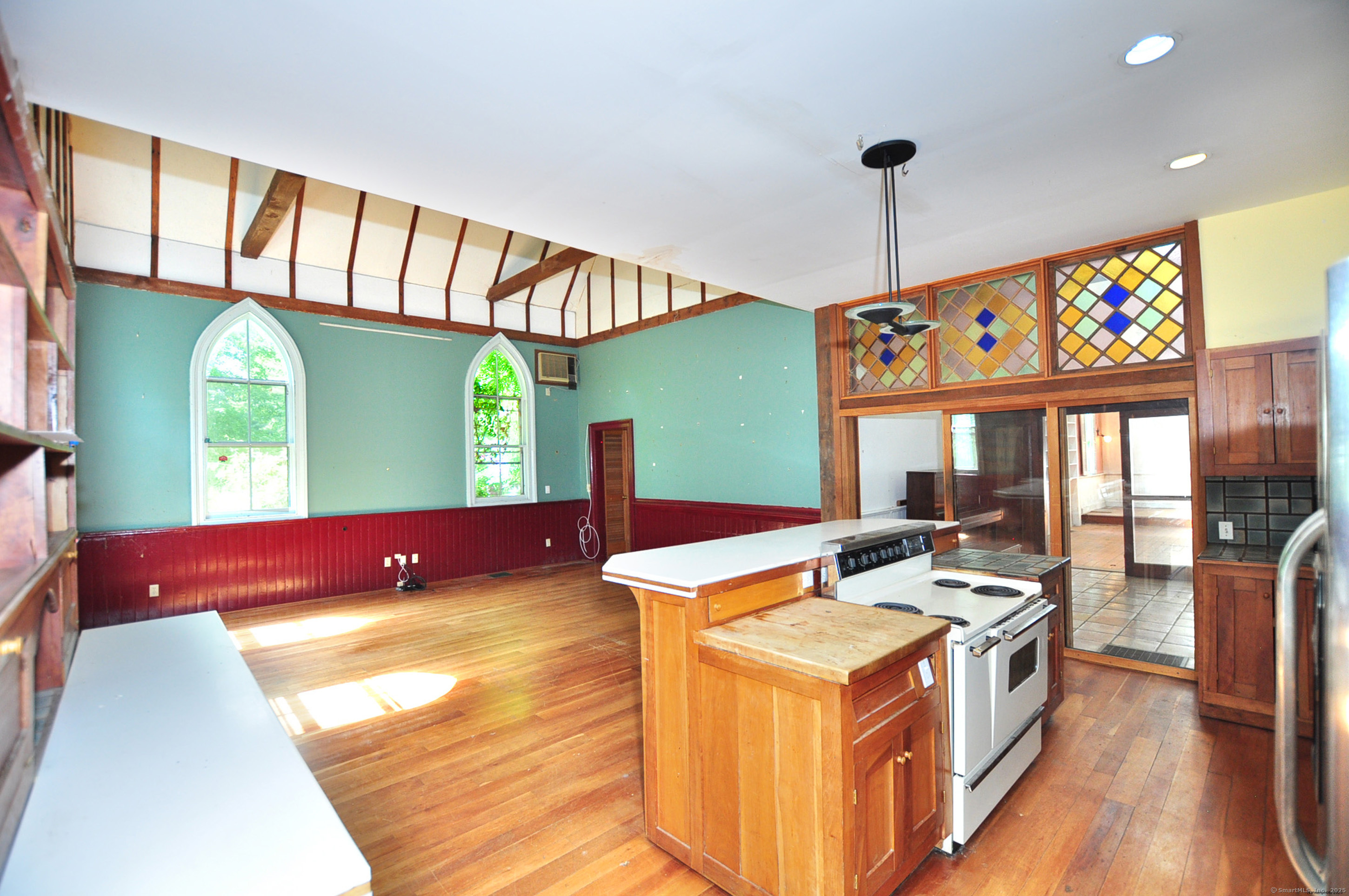 14 River Road
