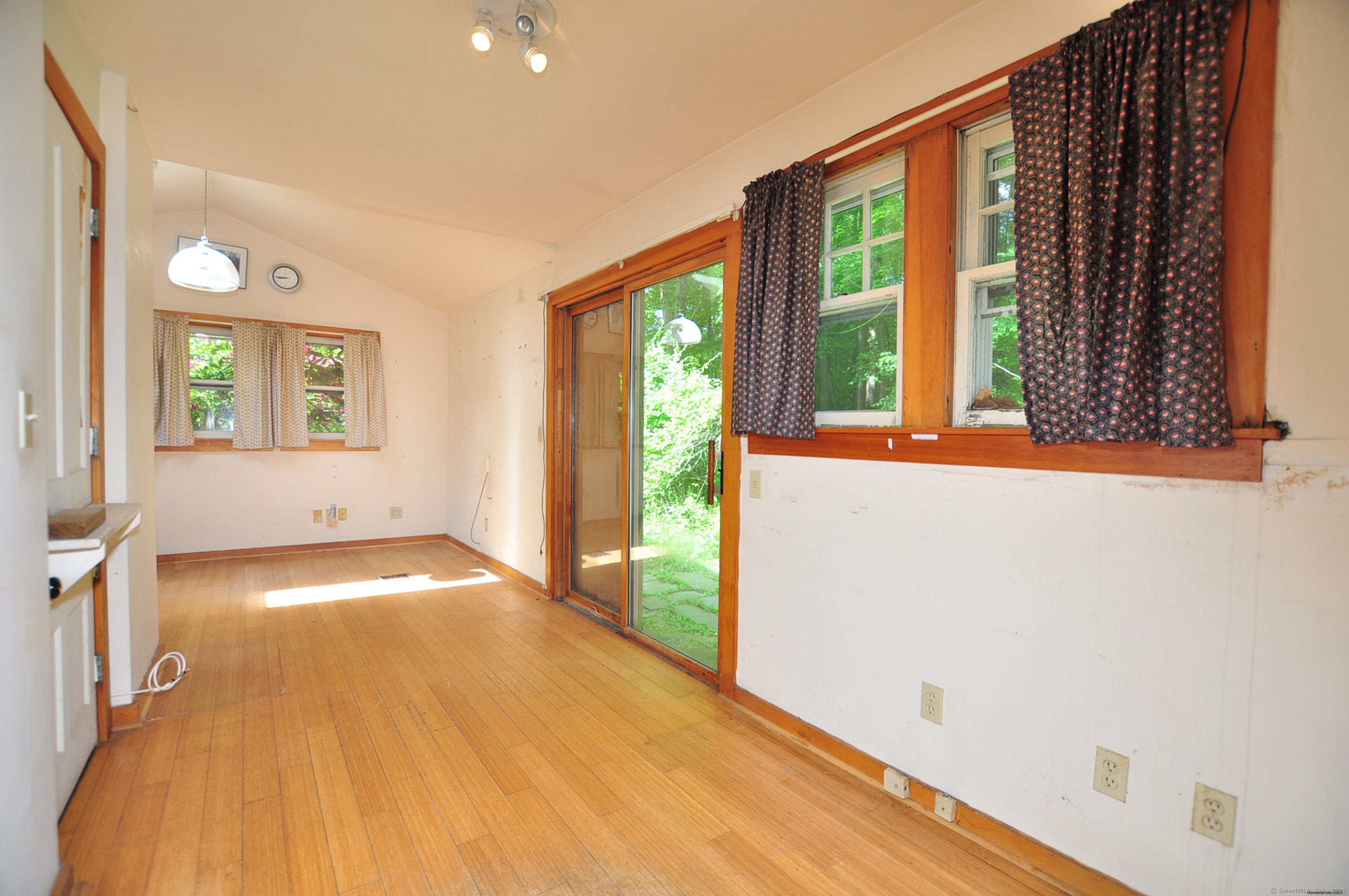 14 River Road