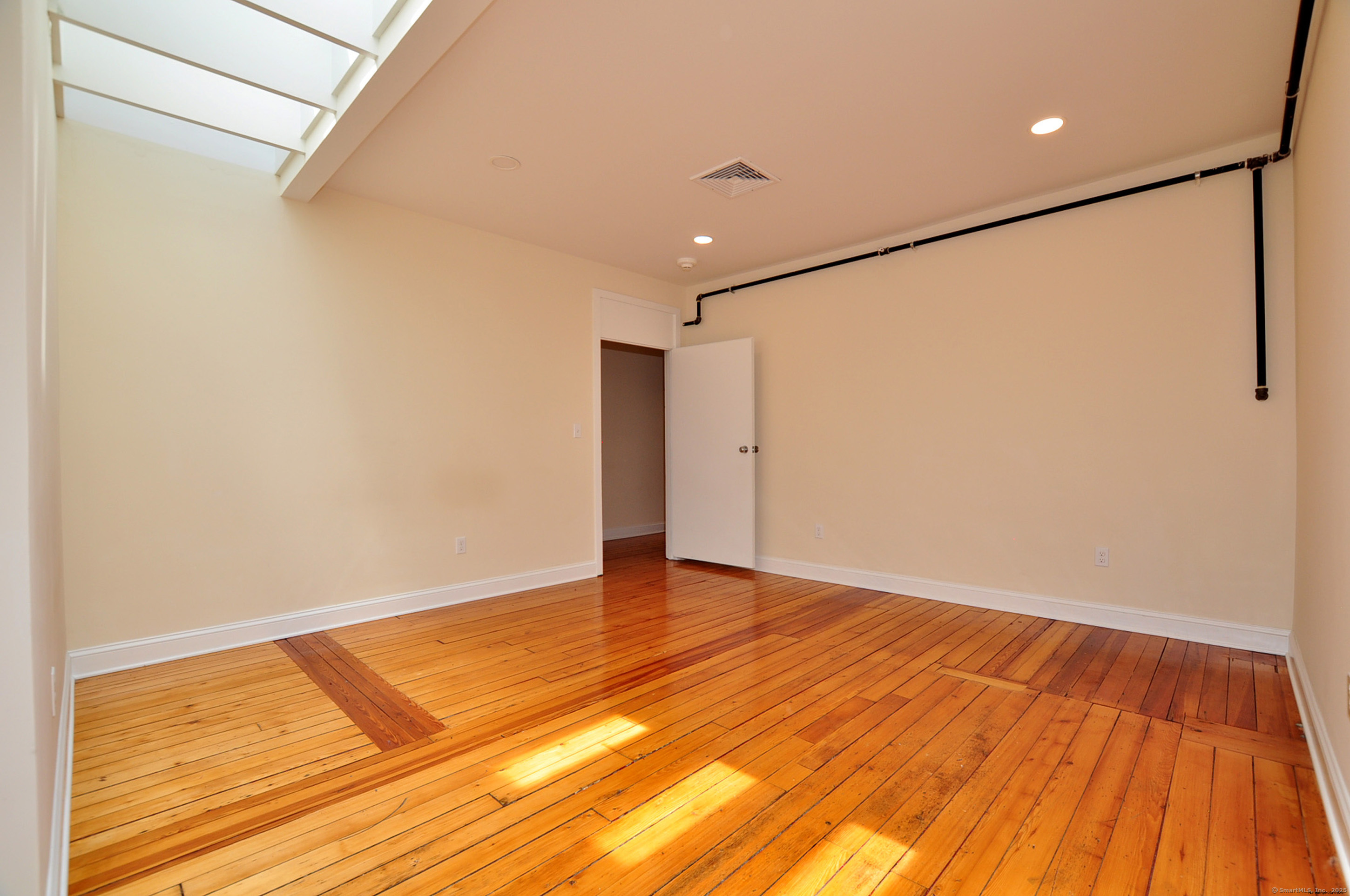 23 West Street 2A