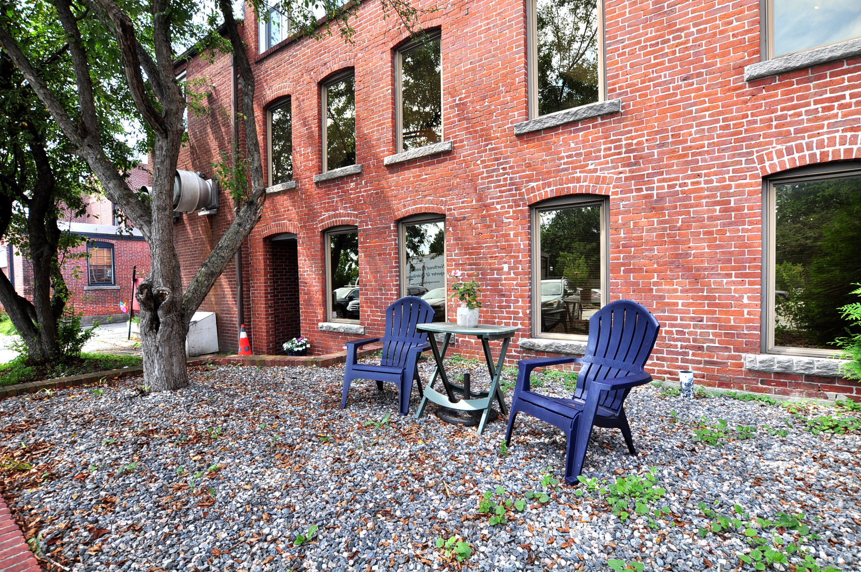 23 West Street 2A