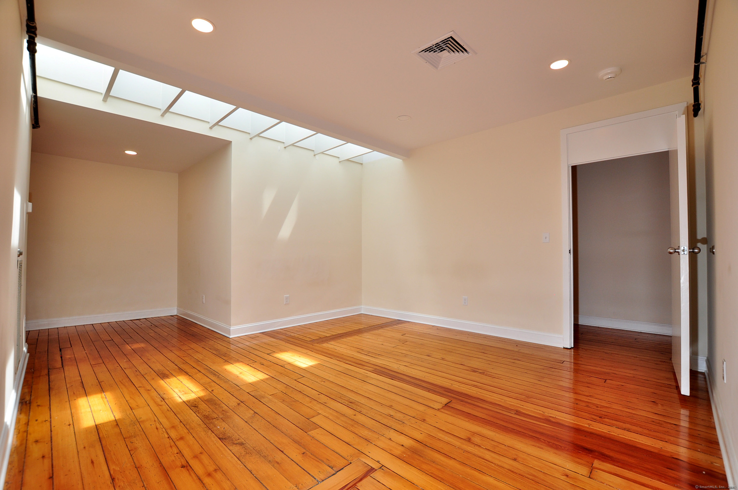 23 West Street 2A