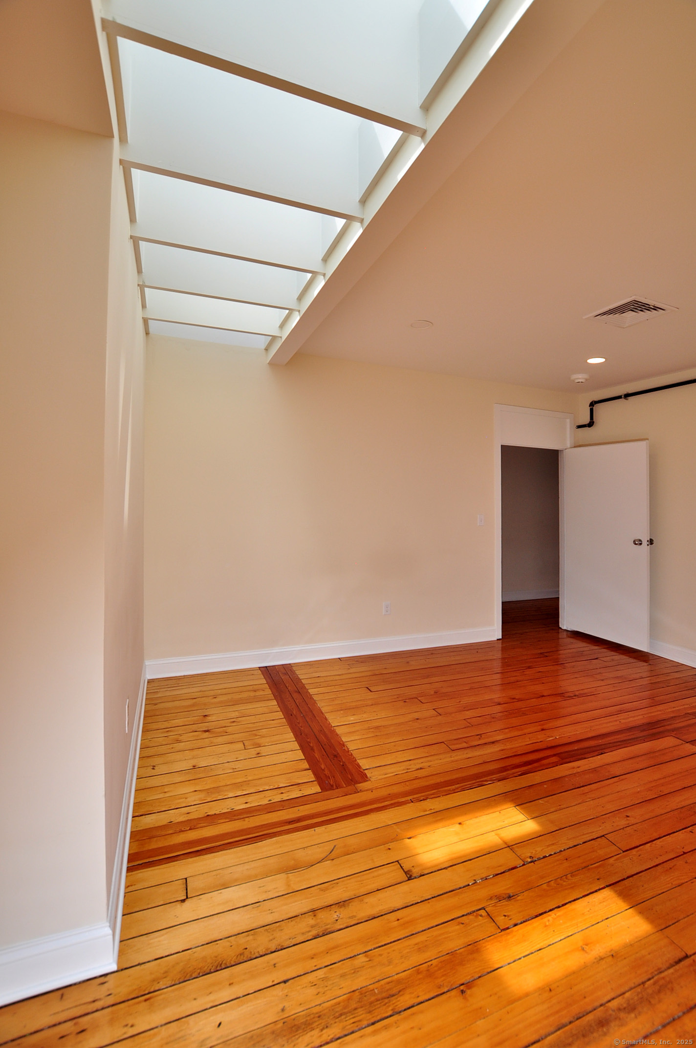 23 West Street 2A