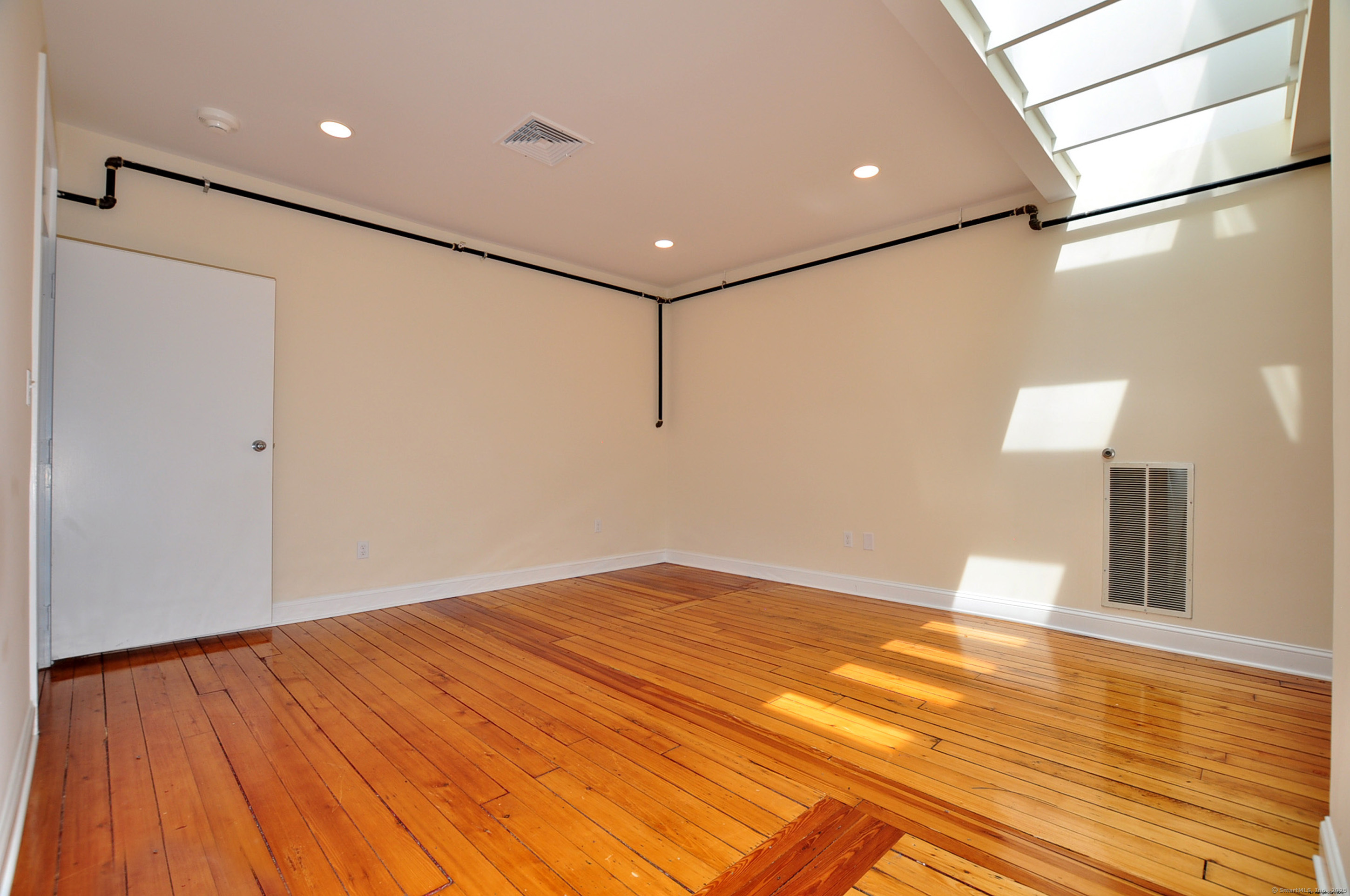 23 West Street 2A