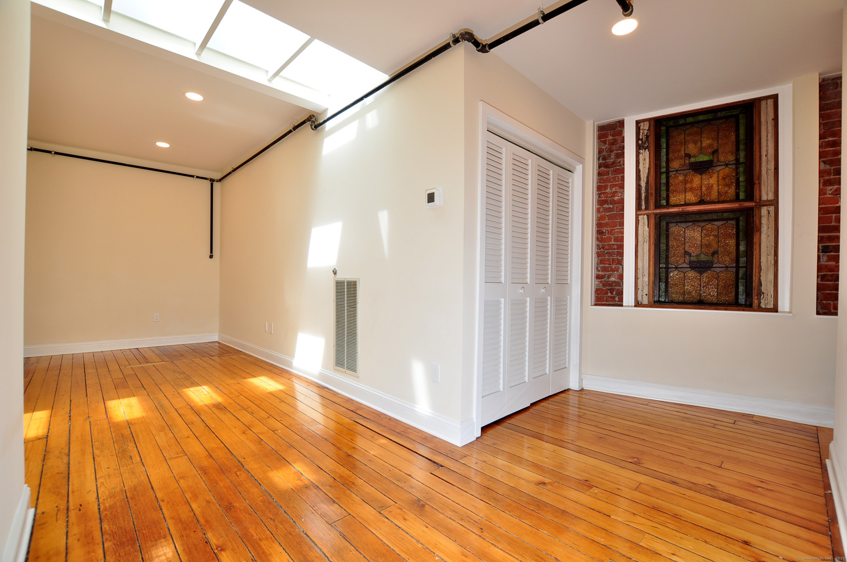 23 West Street 2A