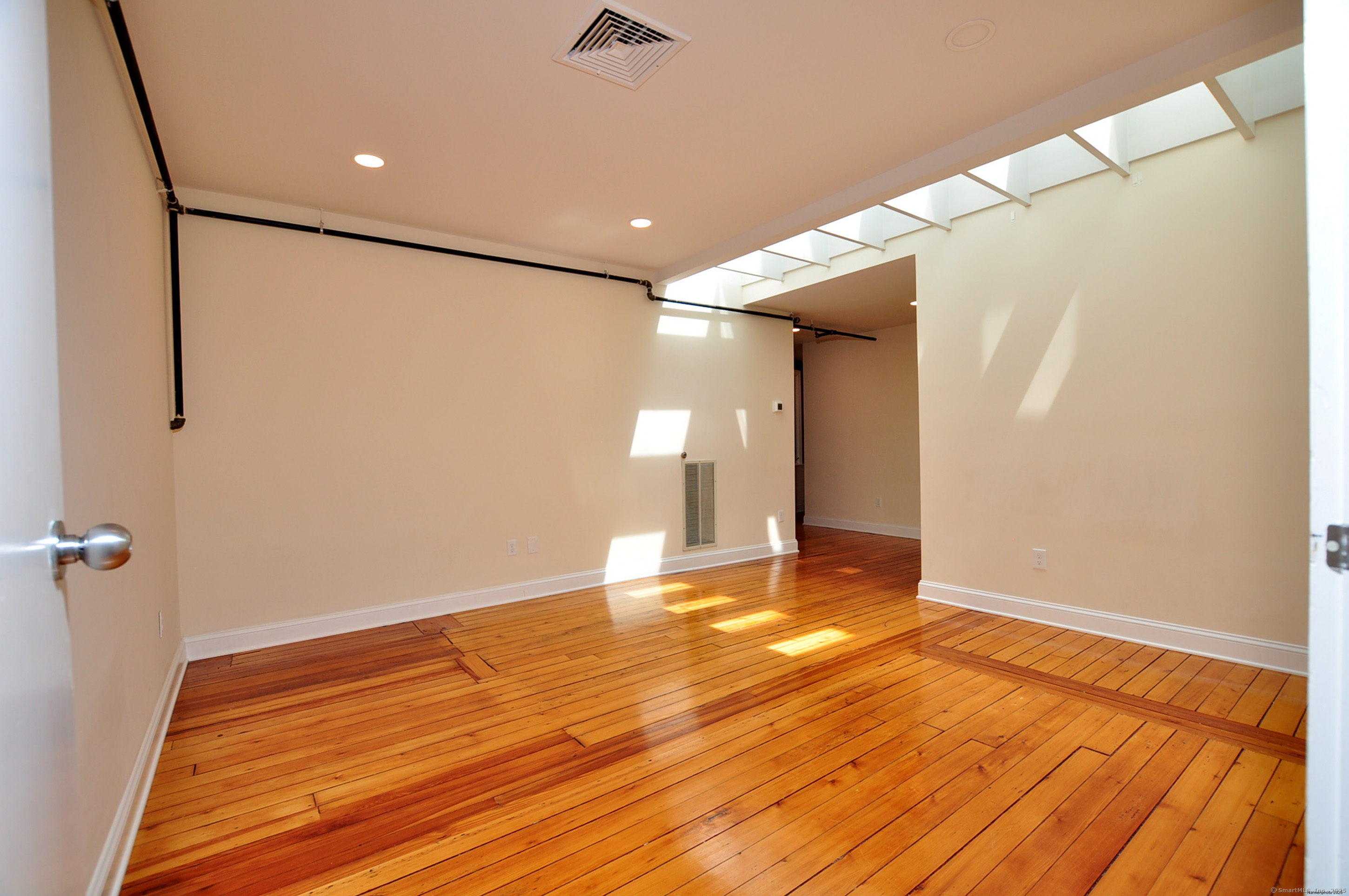 23 West Street 2A