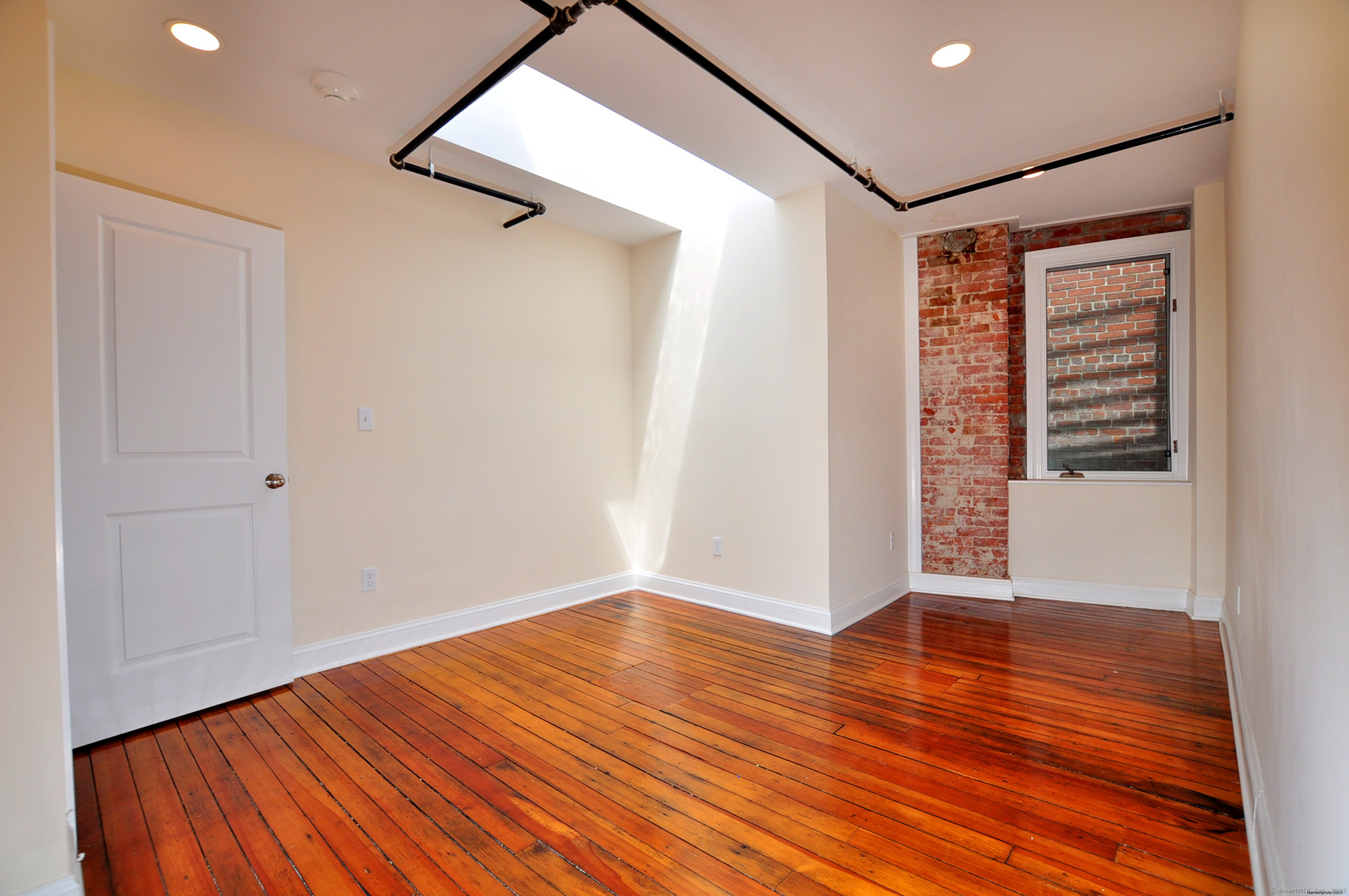 23 West Street 2A