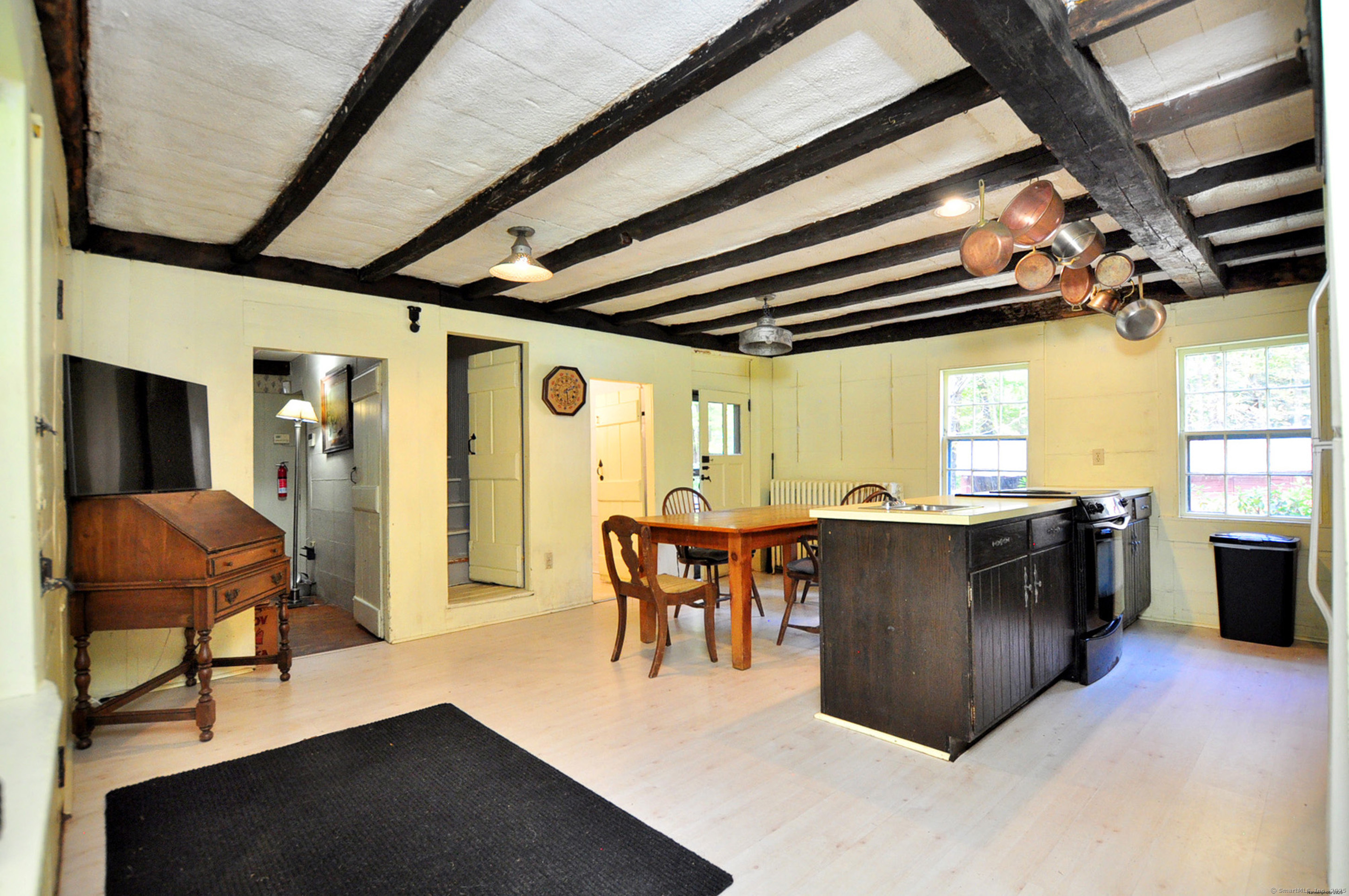 182 East Litchfield Road