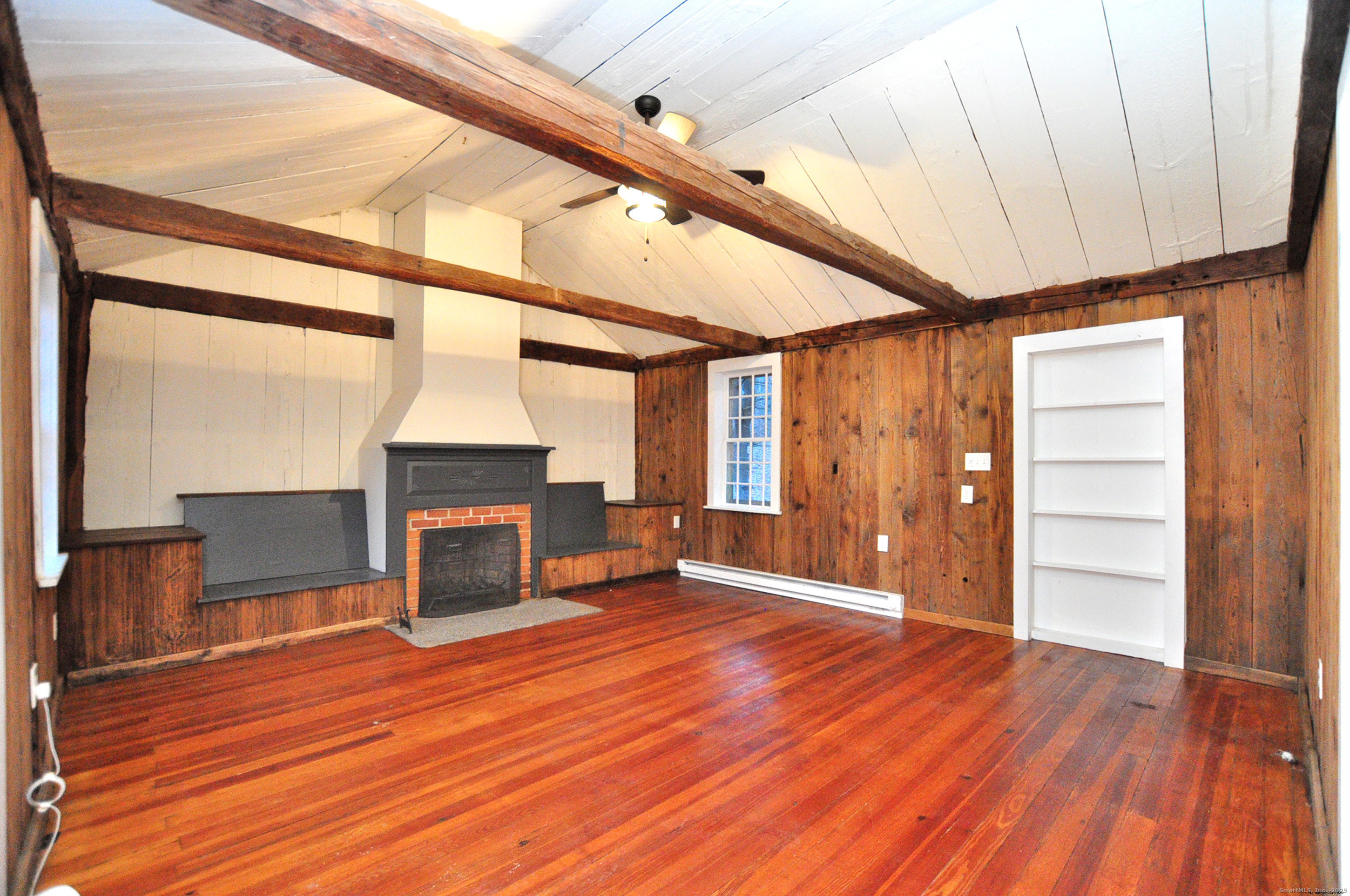 11 West Chestnut Hill Road