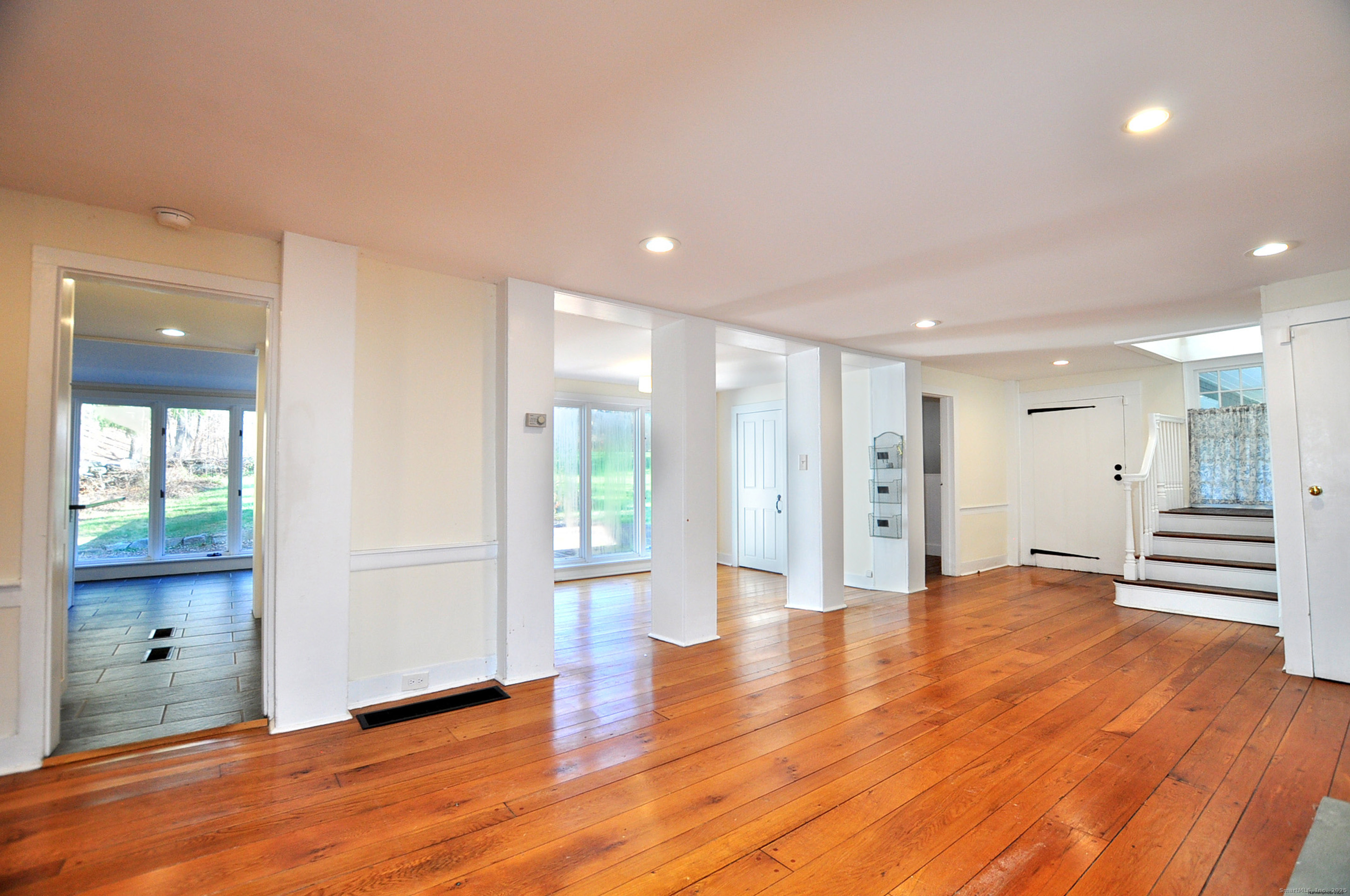 11 West Chestnut Hill Road