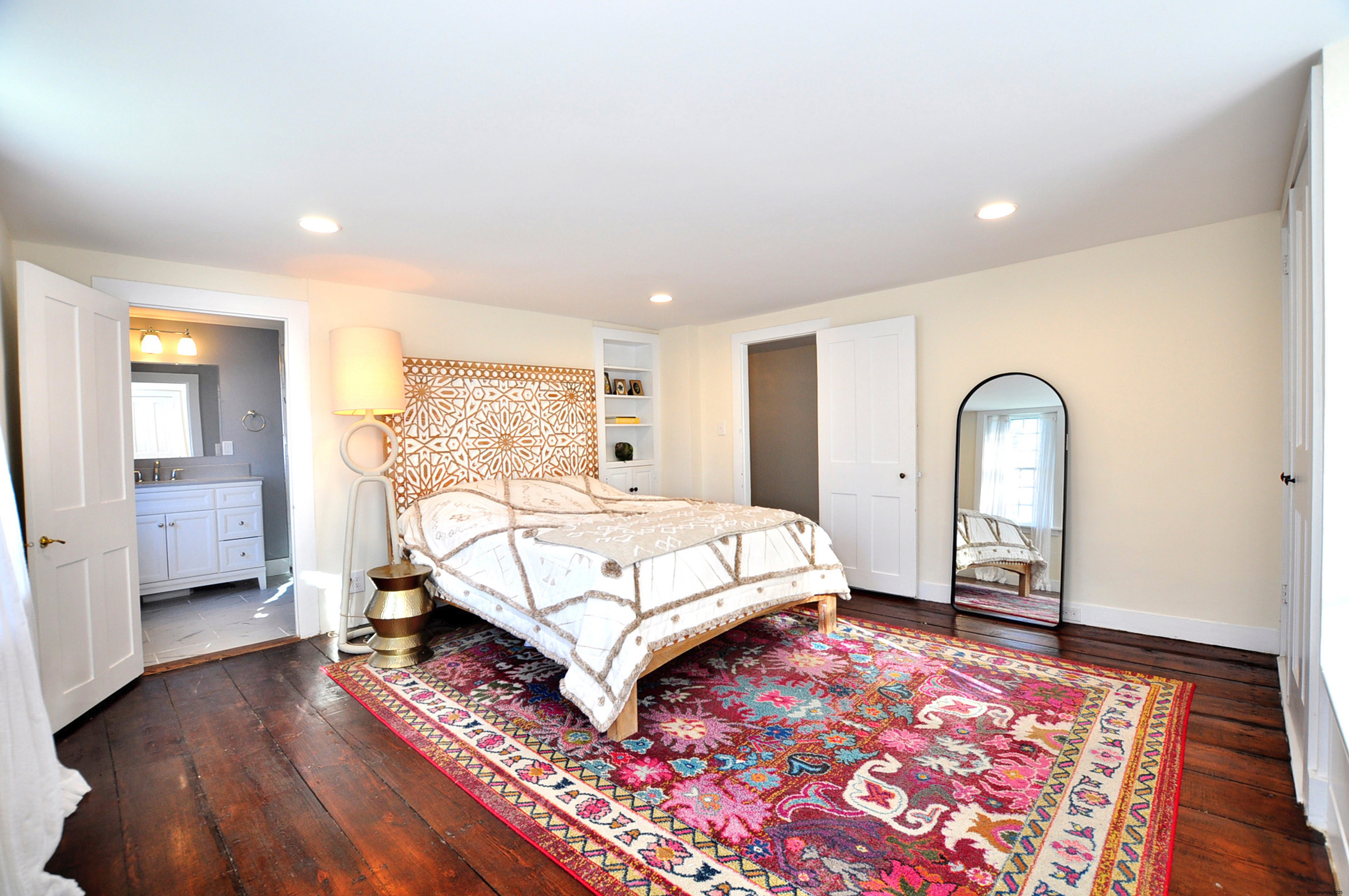 11 West Chestnut Hill Road