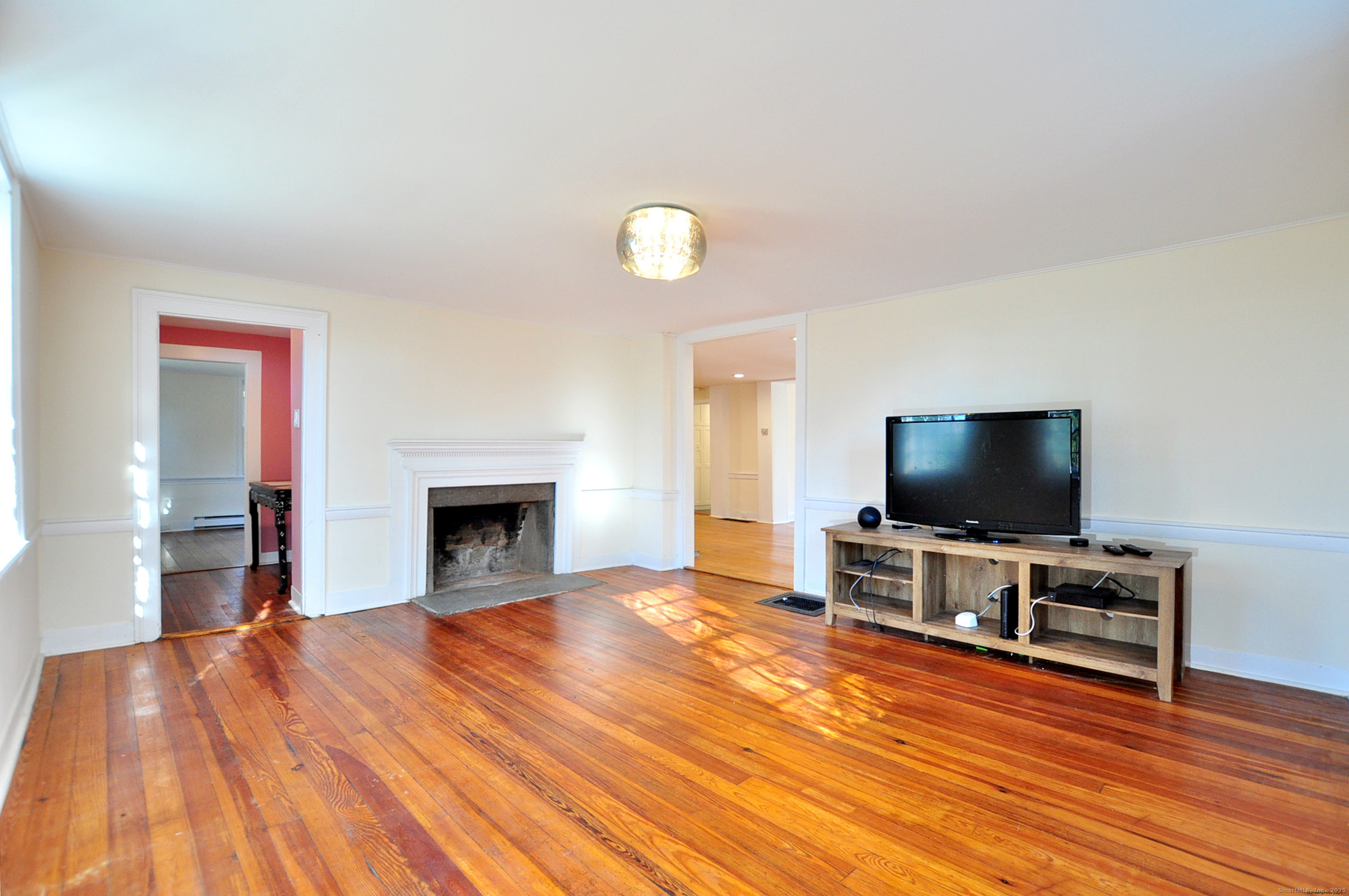 11 West Chestnut Hill Road