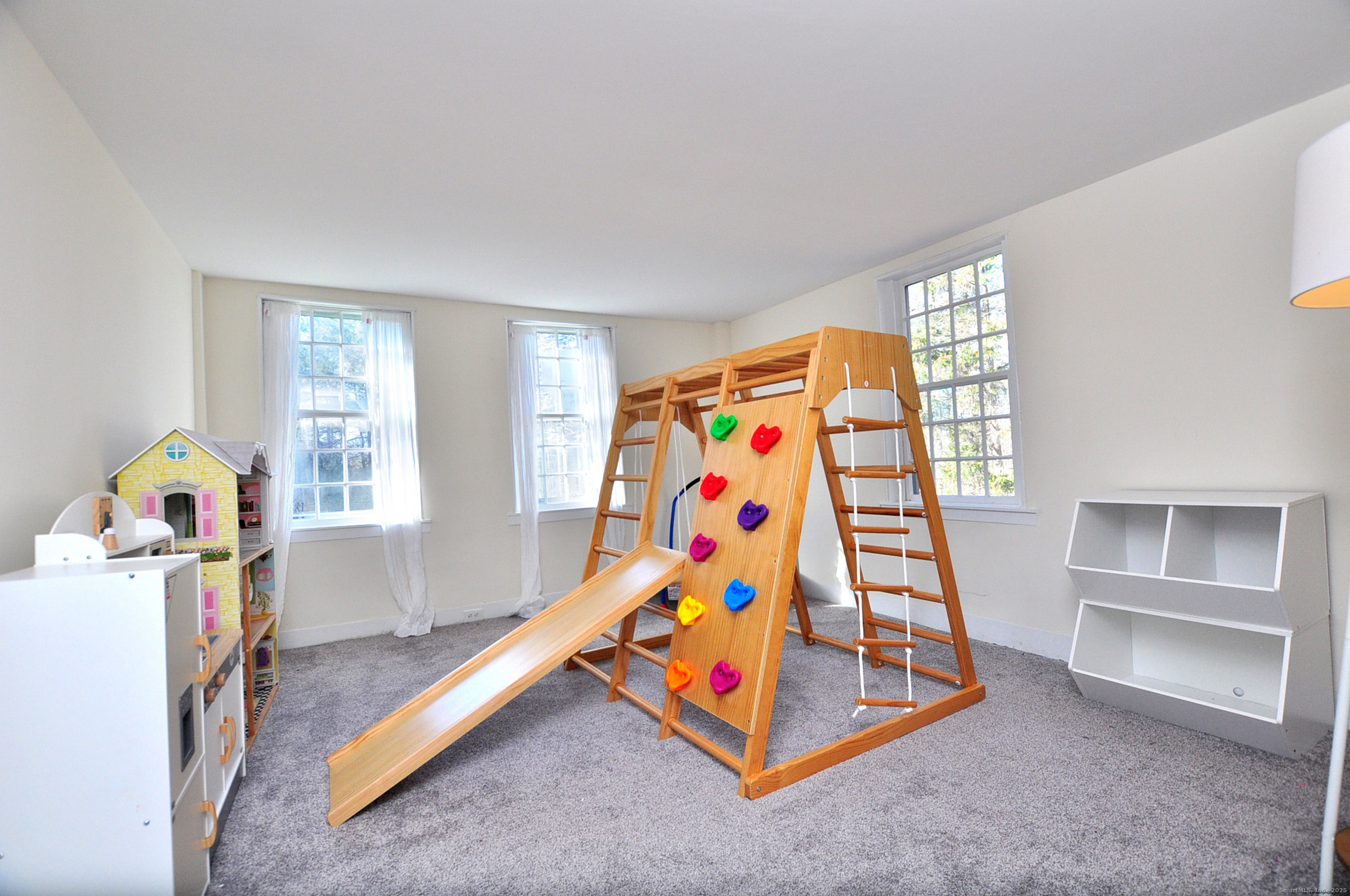 11 West Chestnut Hill Road