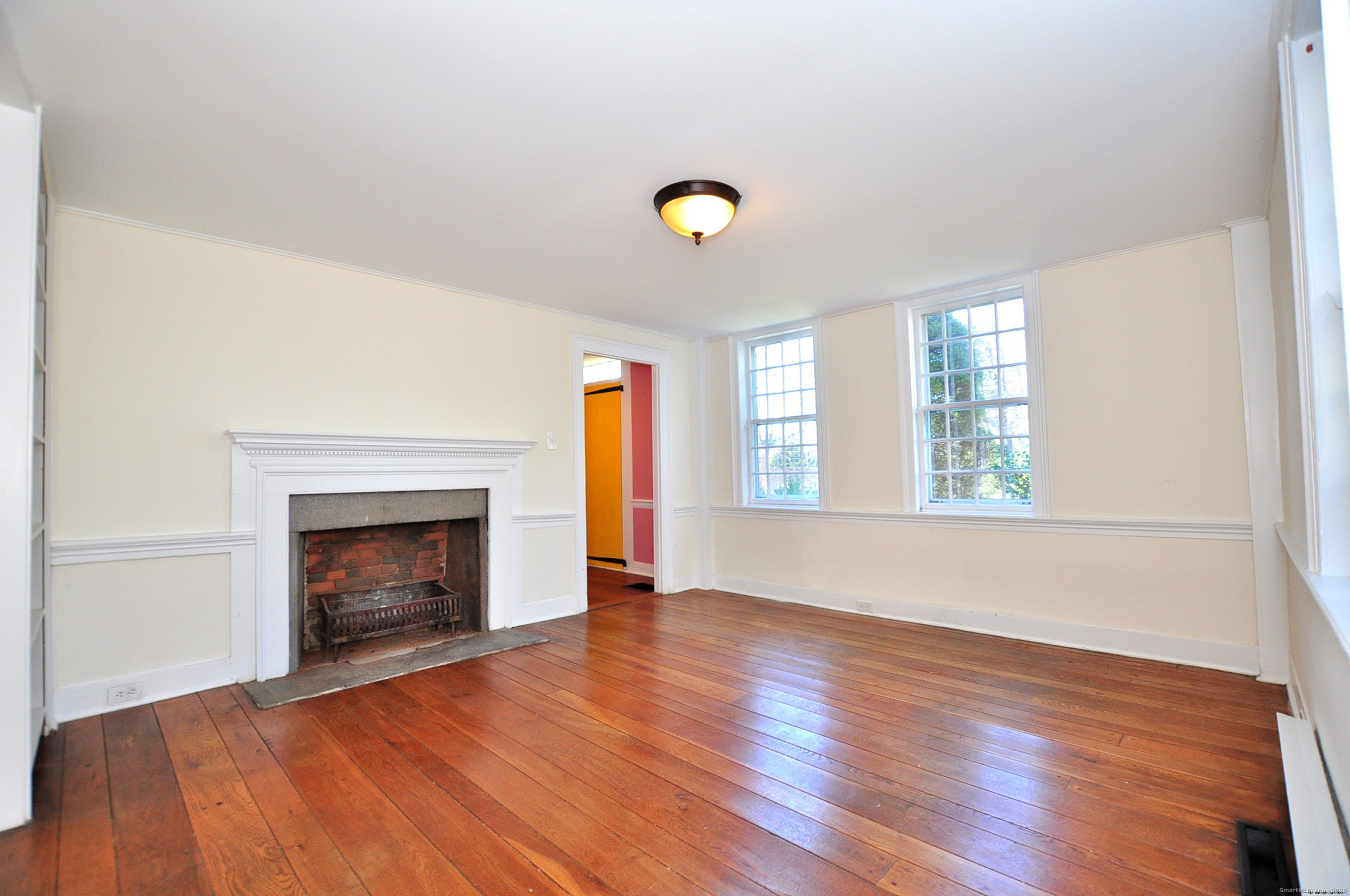 11 West Chestnut Hill Road