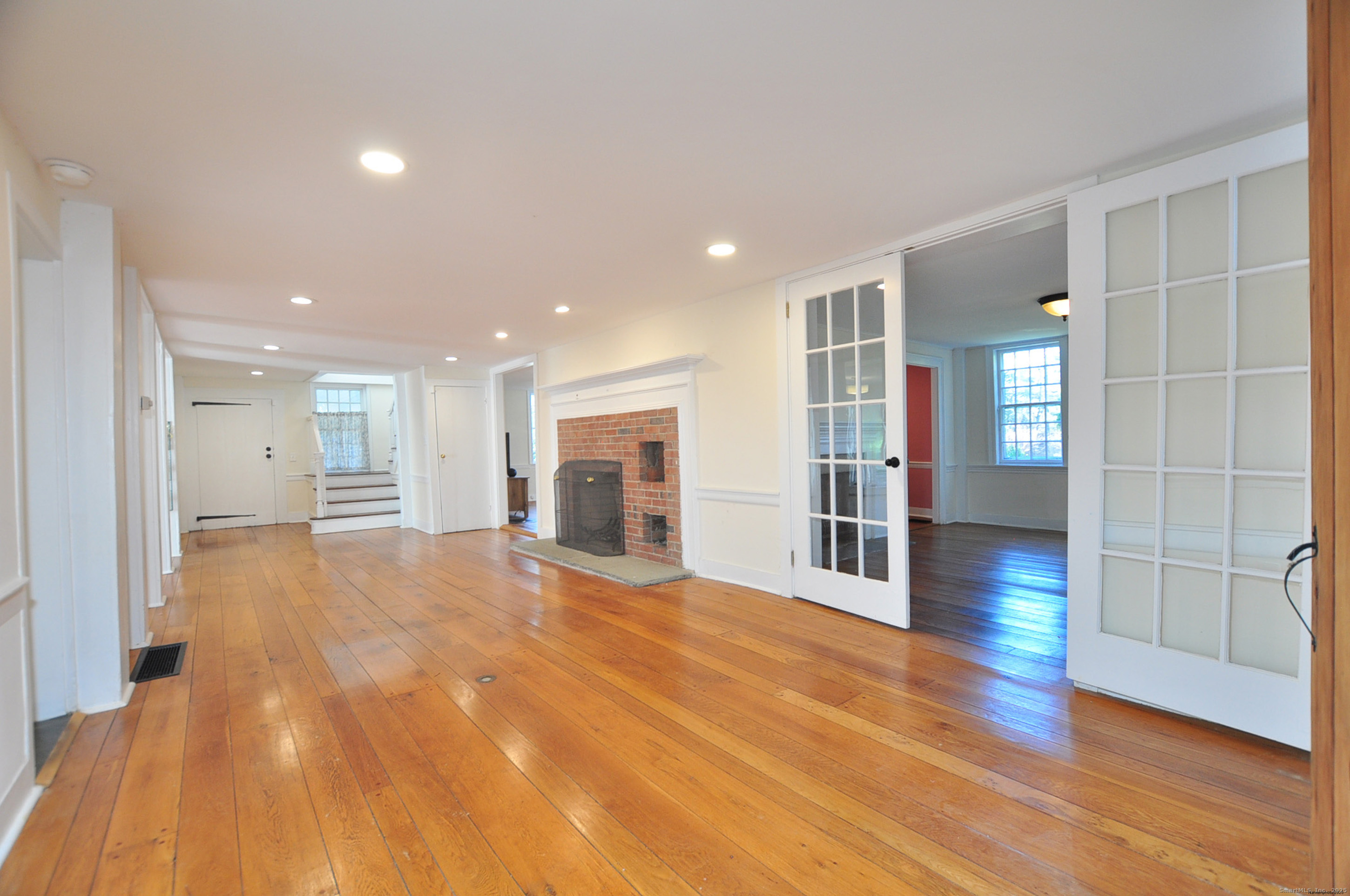 11 West Chestnut Hill Road