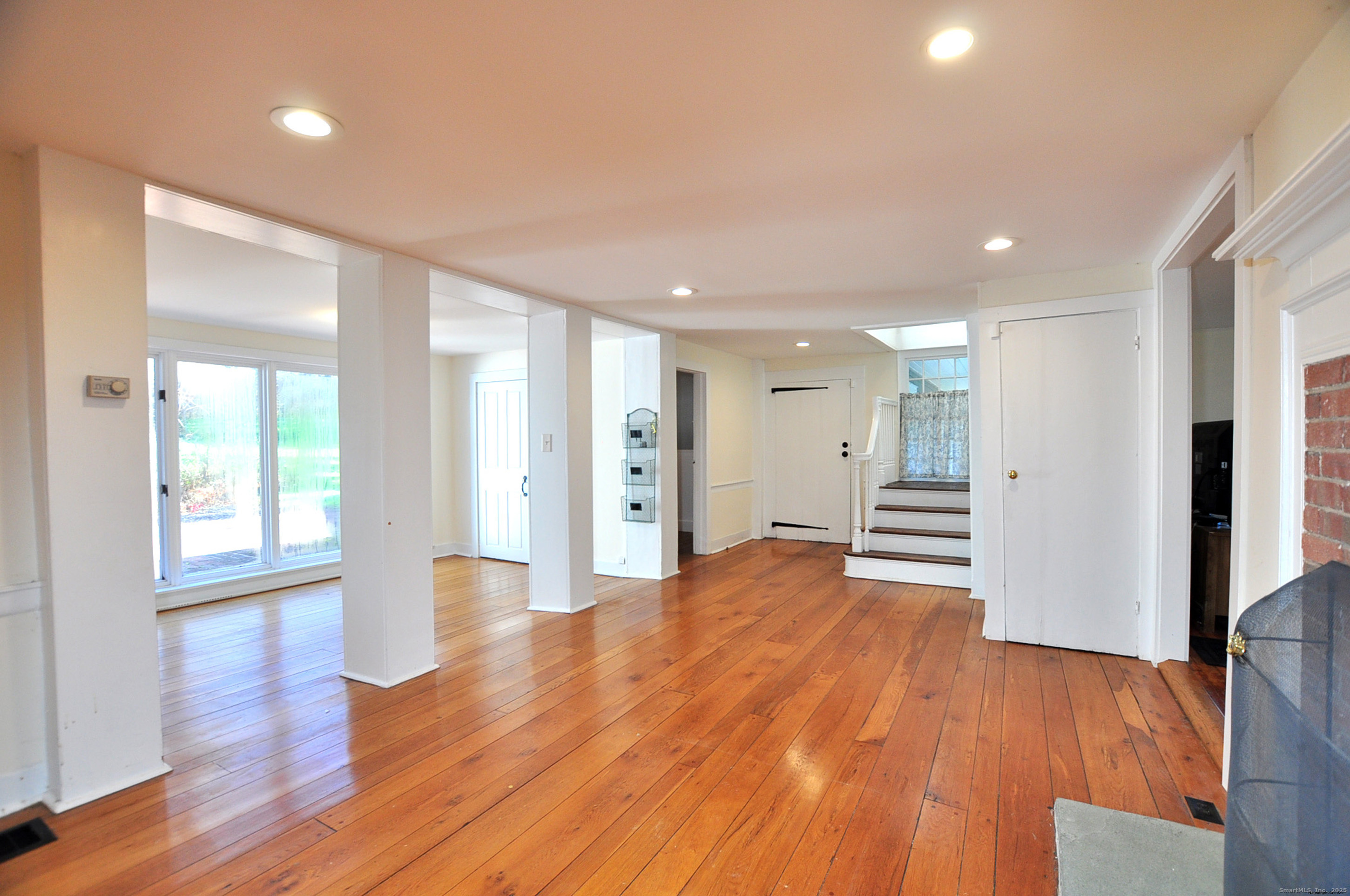 11 West Chestnut Hill Road