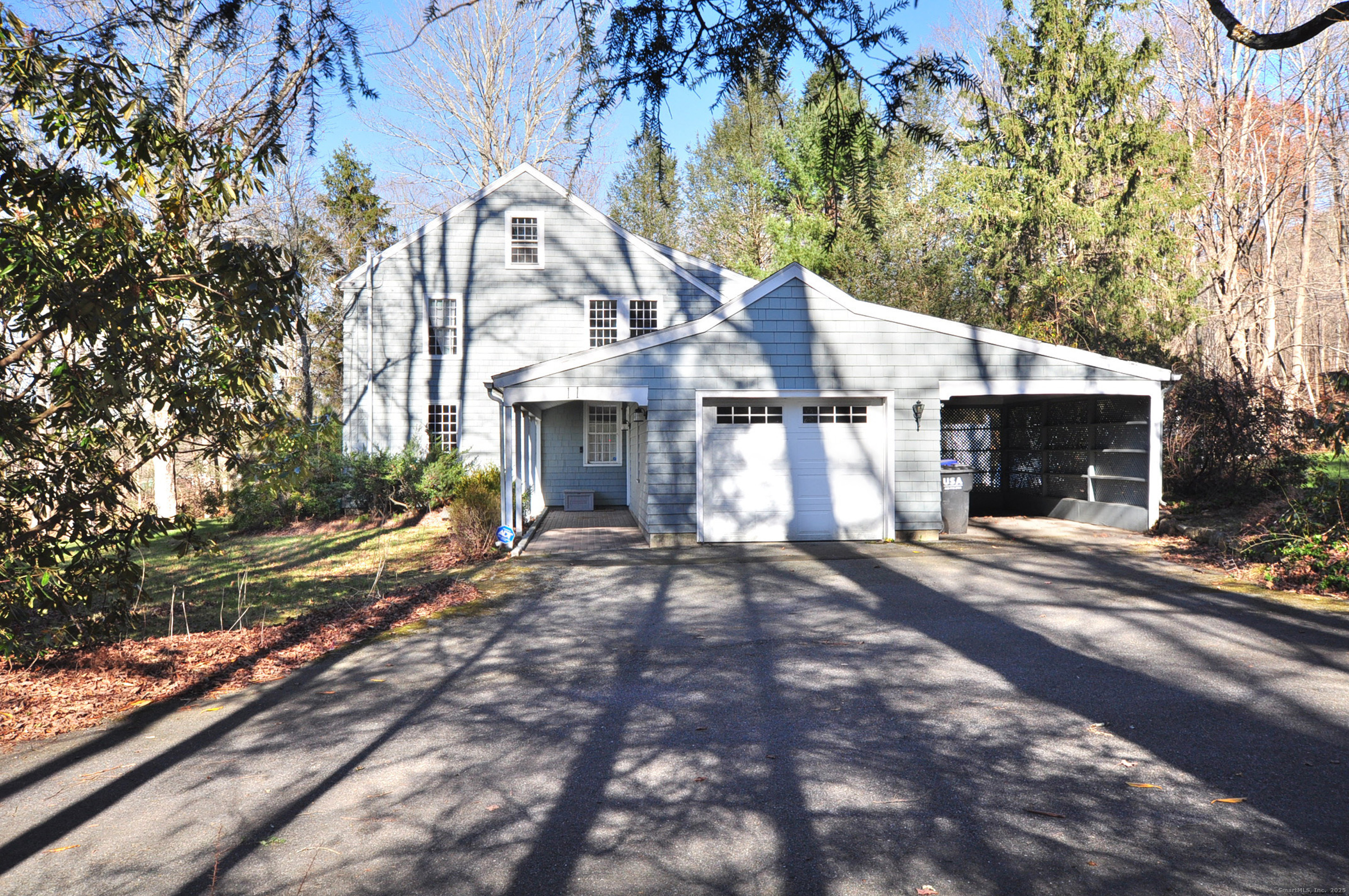 11 West Chestnut Hill Road