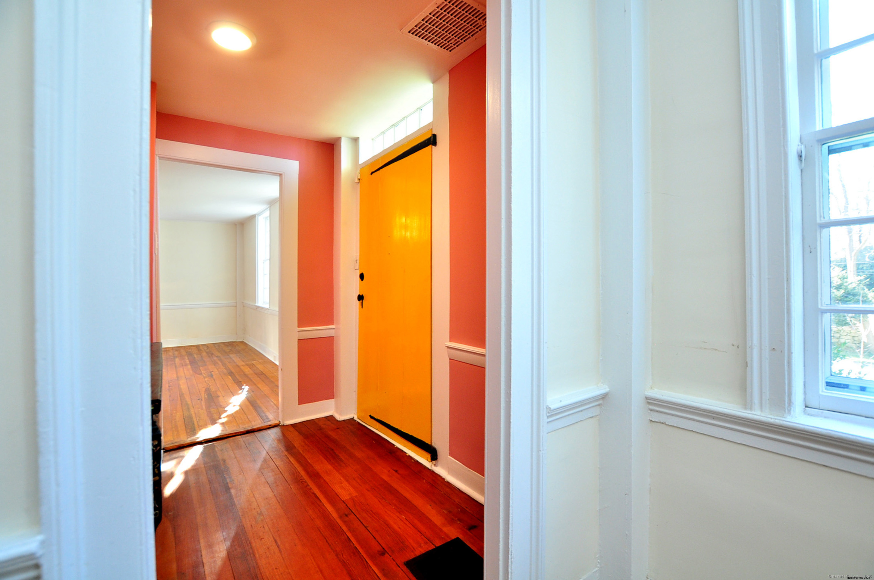 11 West Chestnut Hill Road