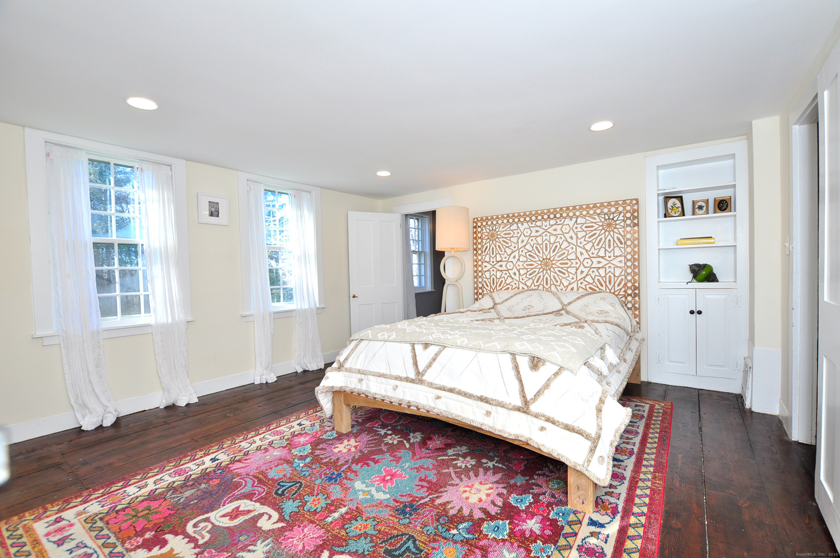 11 West Chestnut Hill Road