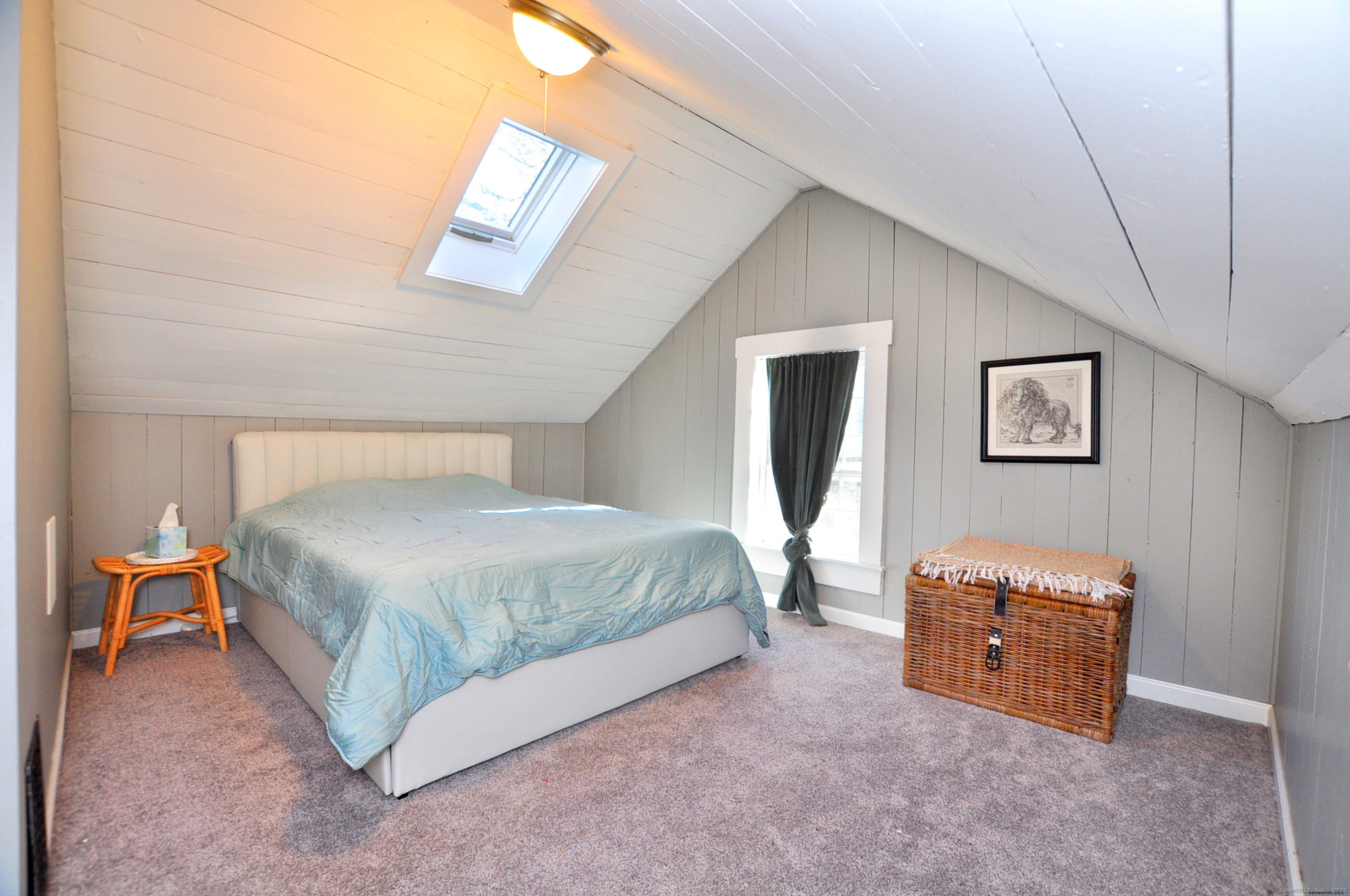 11 West Chestnut Hill Road