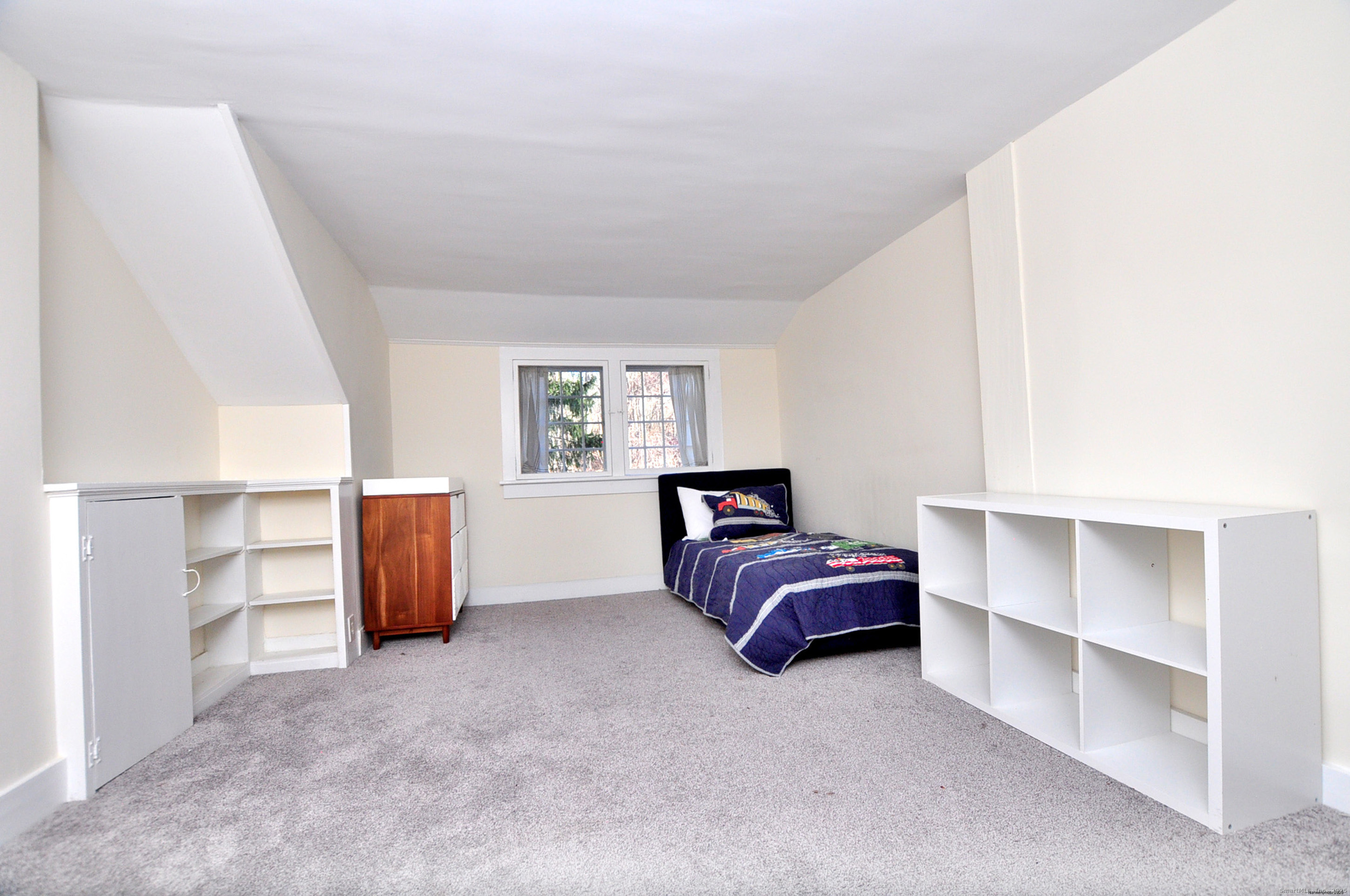 11 West Chestnut Hill Road