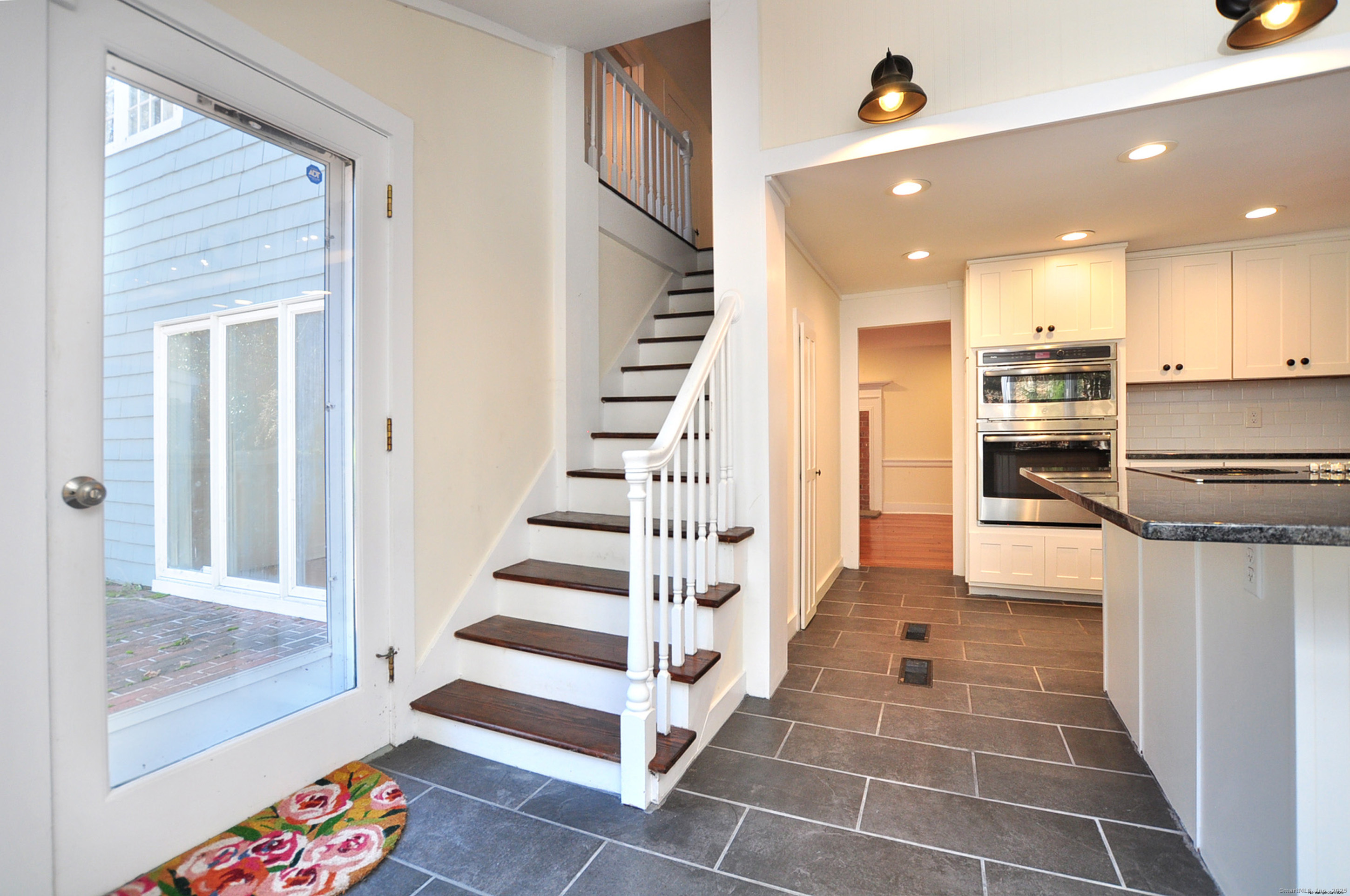 11 West Chestnut Hill Road