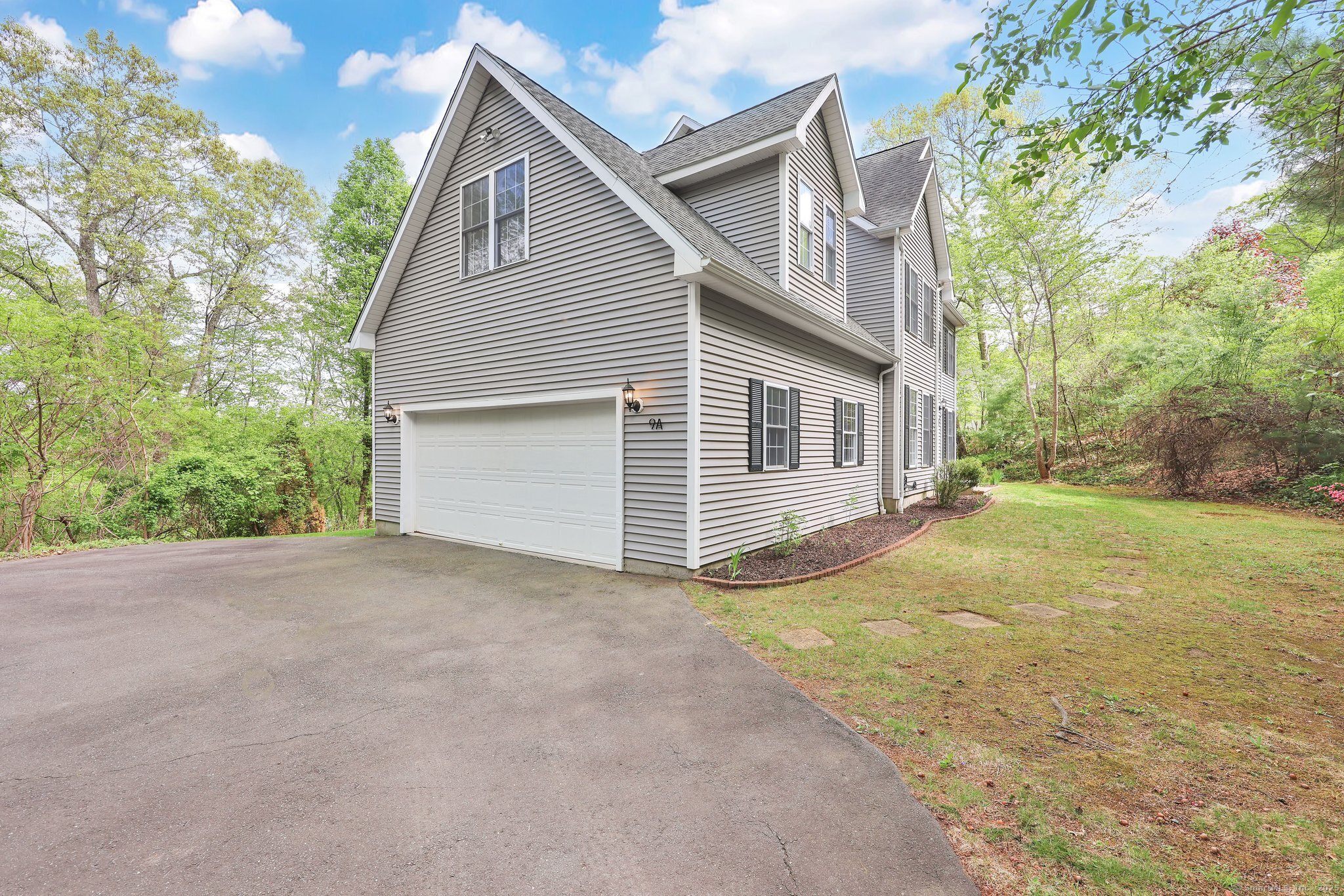 9-A Alice Drive