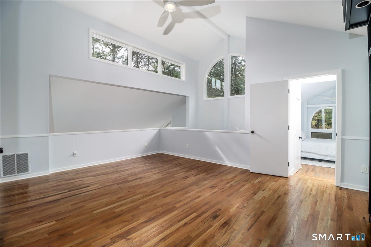 17 Dresden Court West