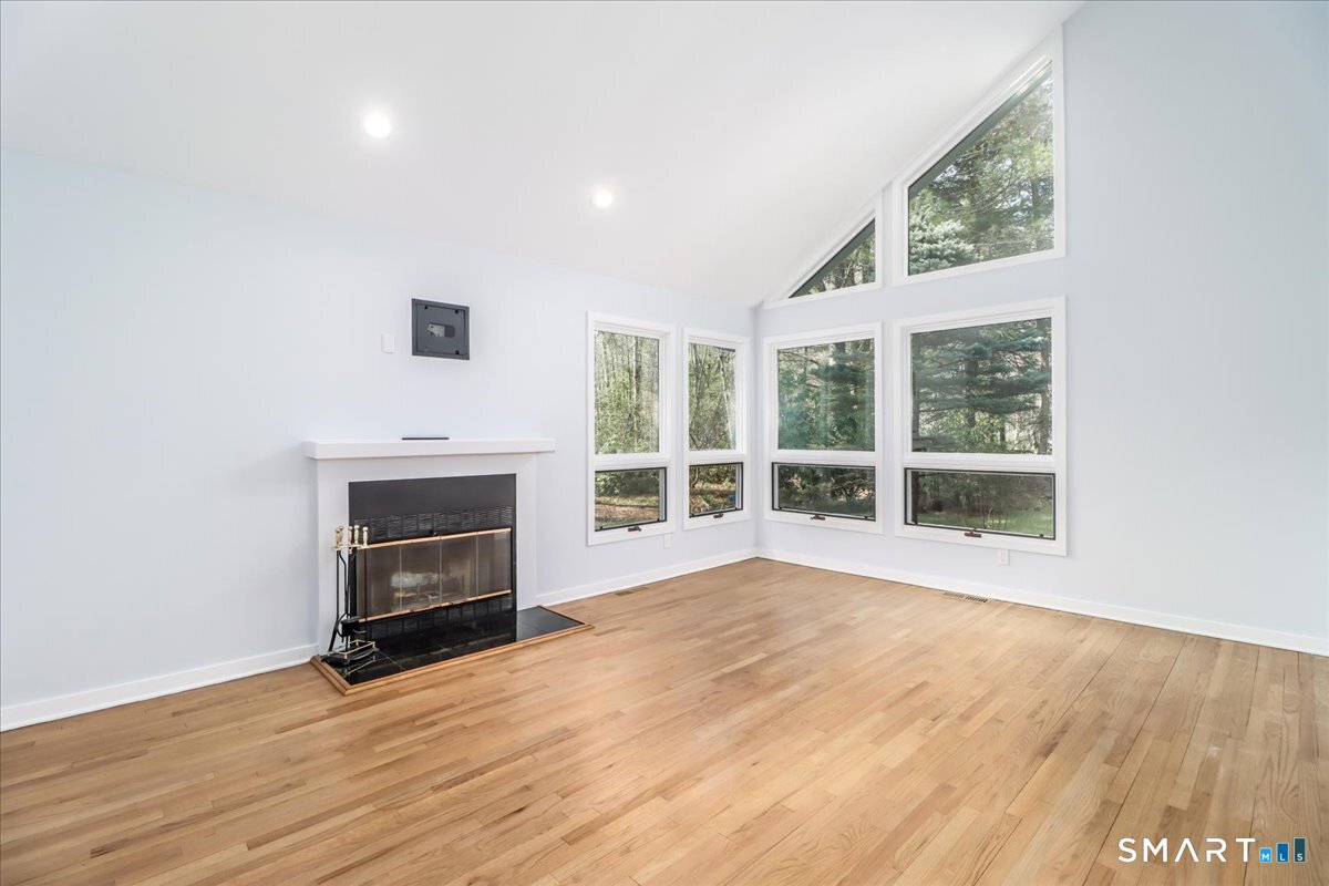 17 Dresden Court West