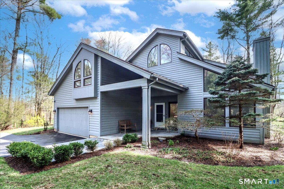 17 Dresden Court West
