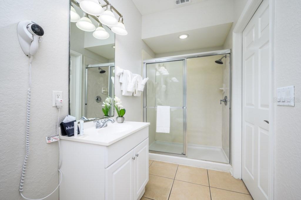 8001 COOL BREEZE DR #121