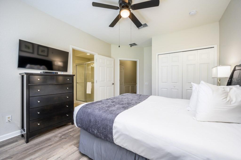 8001 COOL BREEZE DR #121