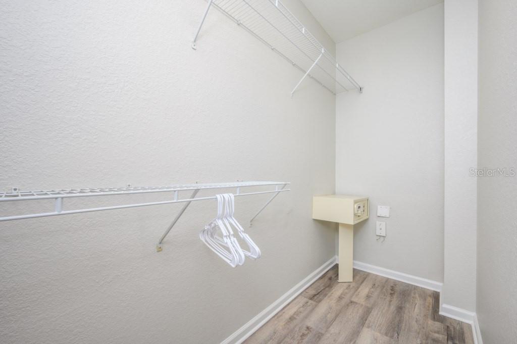 8001 COOL BREEZE DR #121