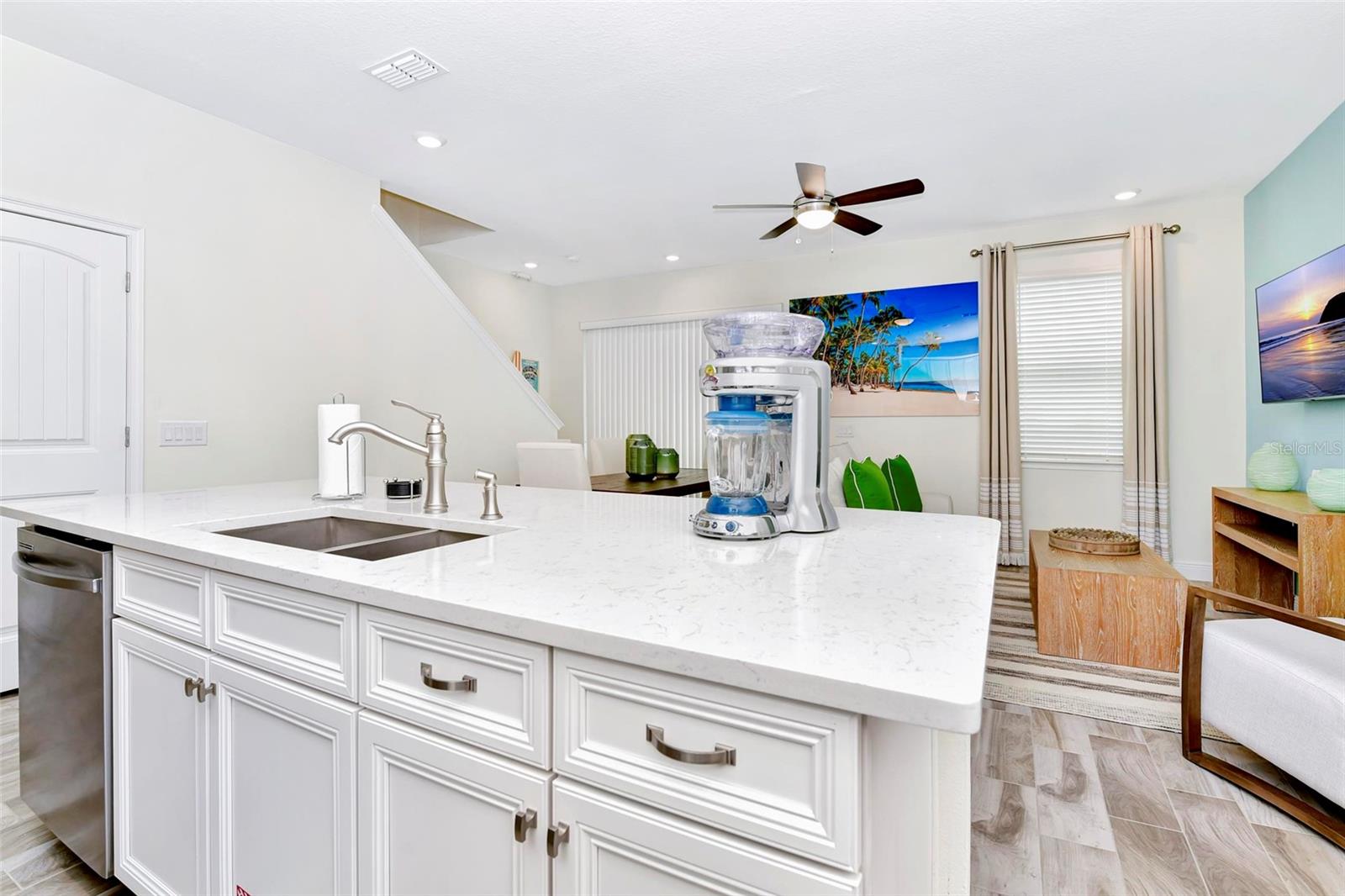 8171 COCONUT PL