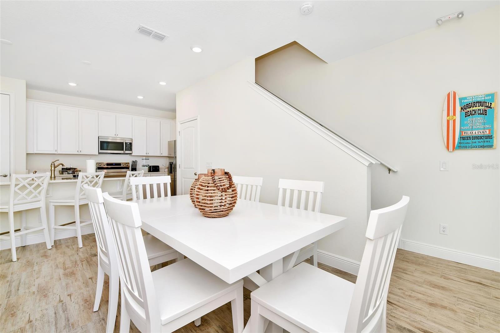 8146 COCONUT PL