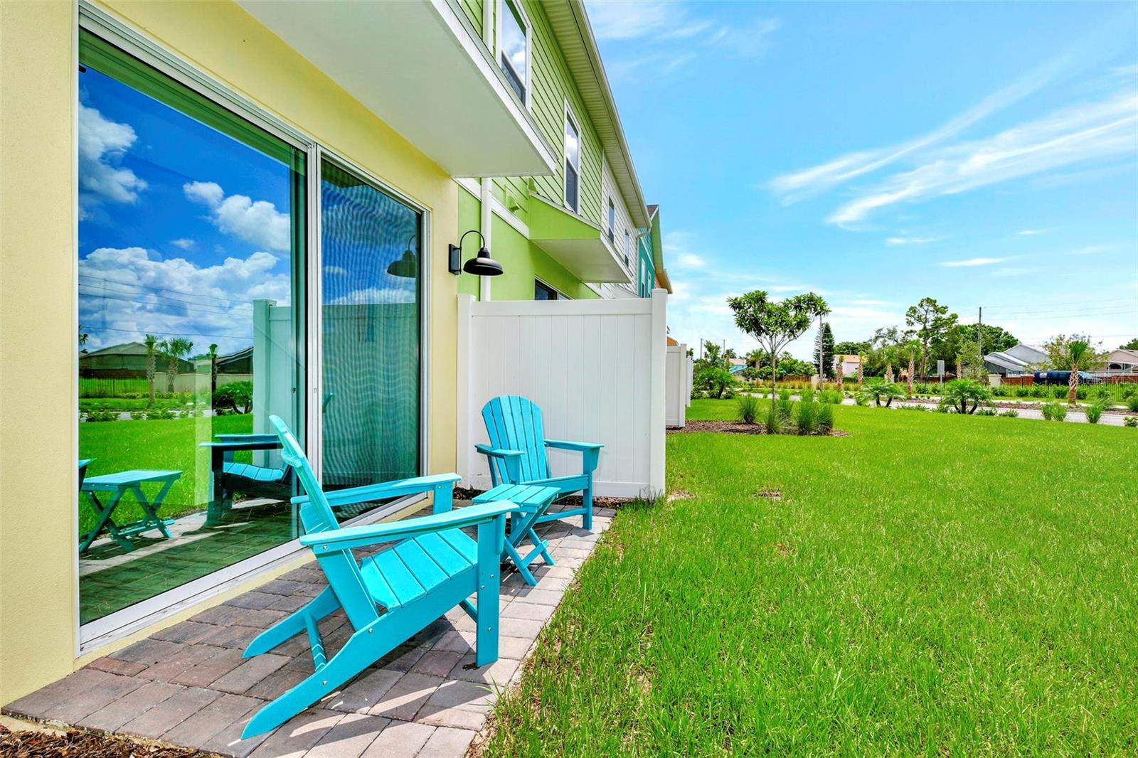8146 COCONUT PL
