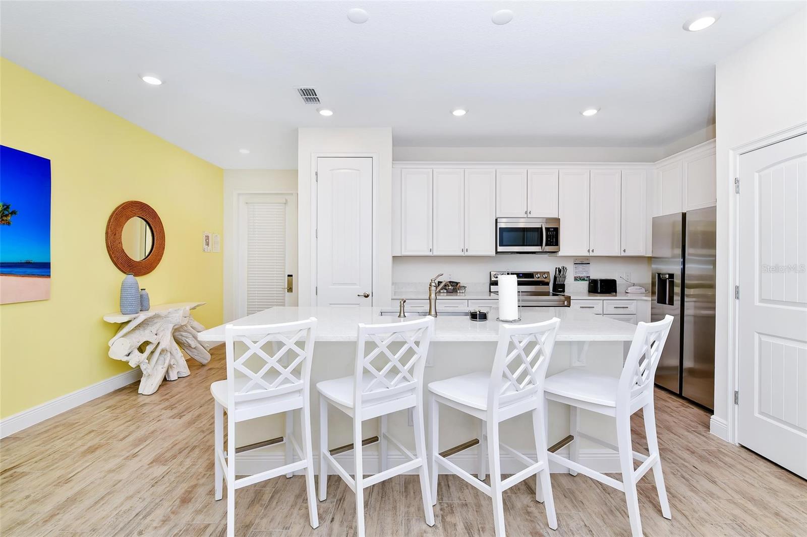 8146 COCONUT PL