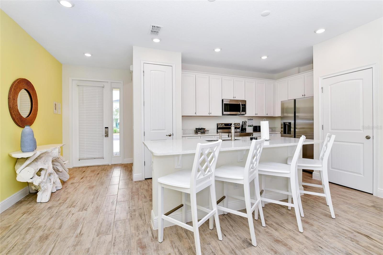8146 COCONUT PL